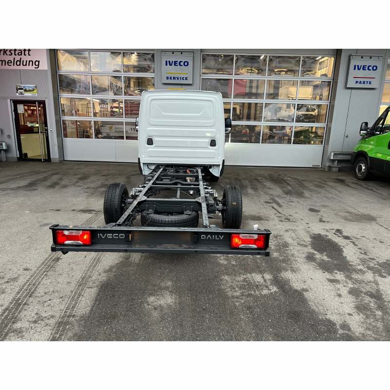 IVECO Daily 35 S 18HA8 K.-Ch. 3750 3.0 HPI 180 - 3