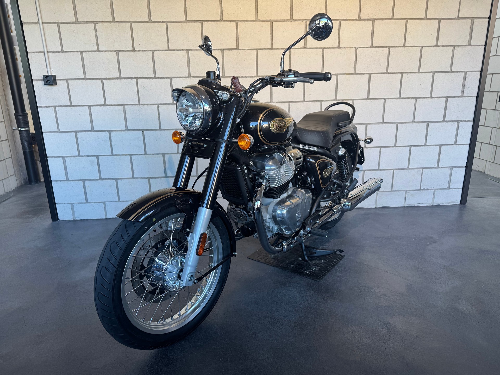 ROYAL ENFIELD BULLET 650 - 2