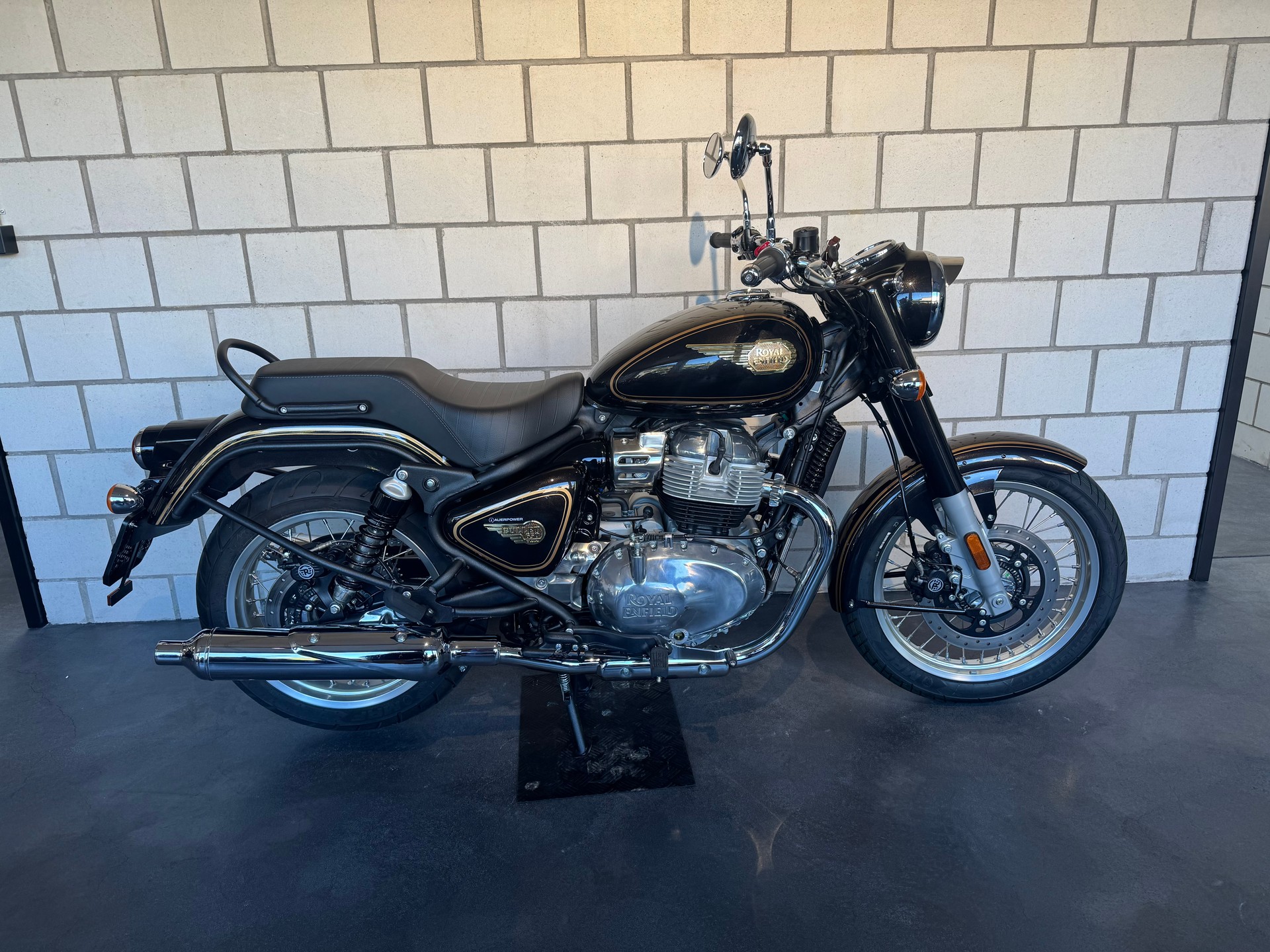 ROYAL ENFIELD BULLET 650 - 4