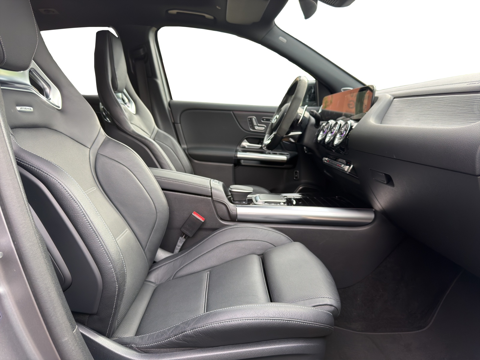 MERCEDES-BENZ GLA 45 S AMG 4Matic+ - 16