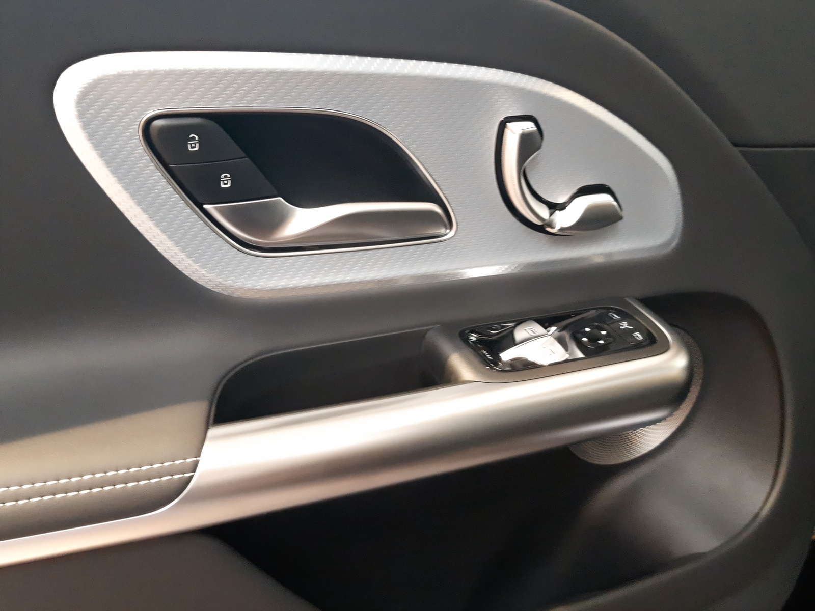 MERCEDES-BENZ GLB 220 4Matic - 11