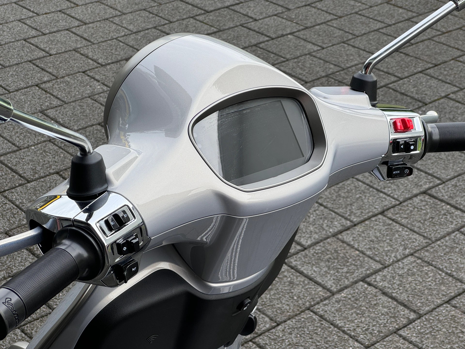 PIAGGIO Vespa 125 Primavera Tech ABS - 8