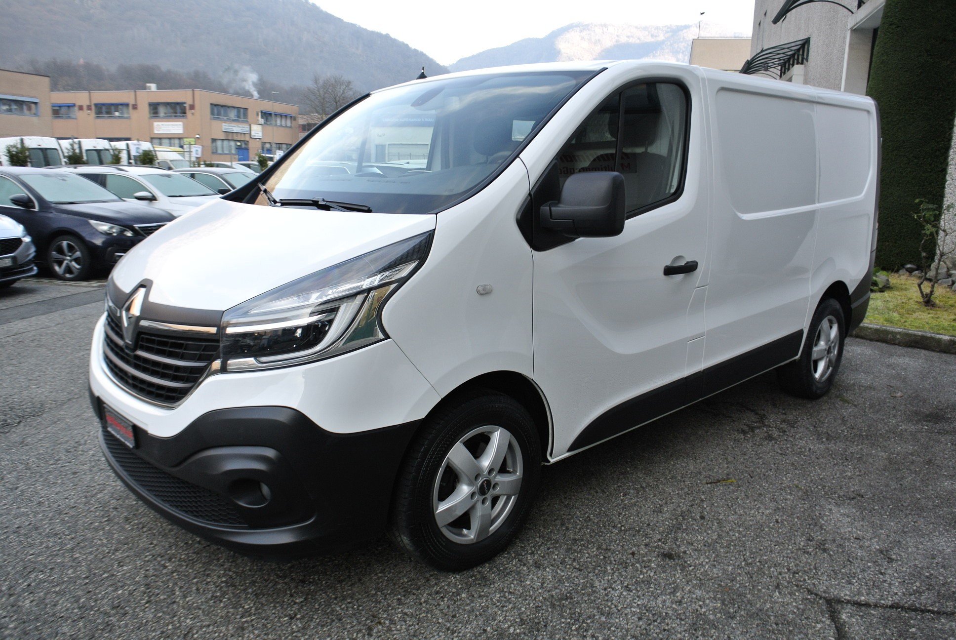 RENAULT TRAFIC