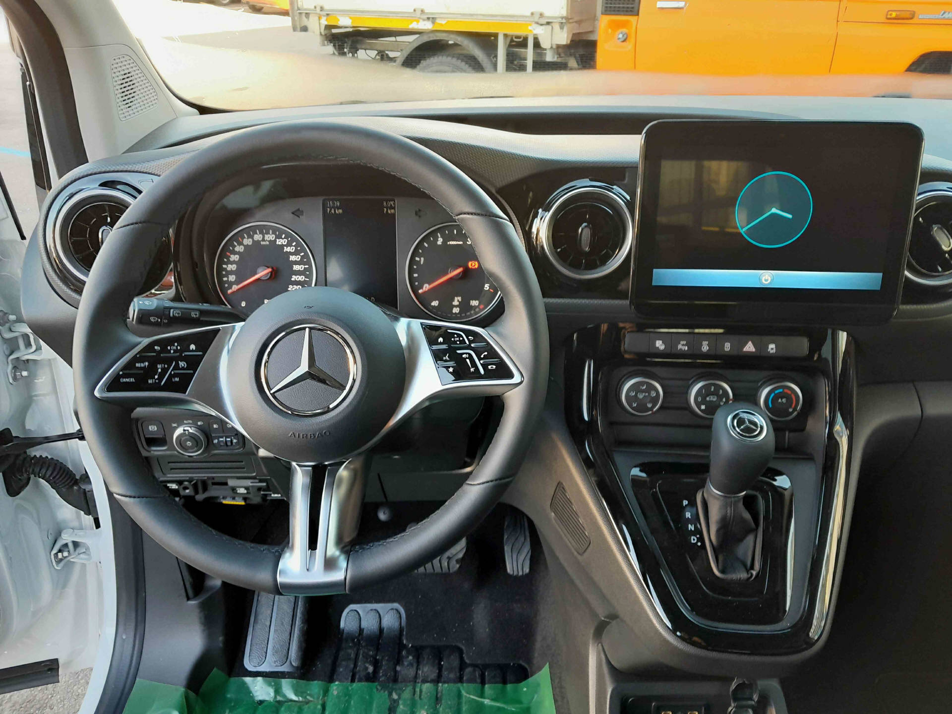 MERCEDES-BENZ 180 d Style Van S - 10