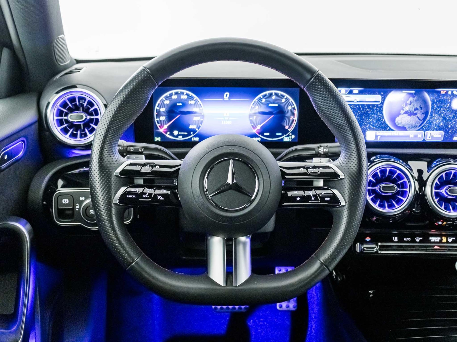 MERCEDES-BENZ A 200 - 11