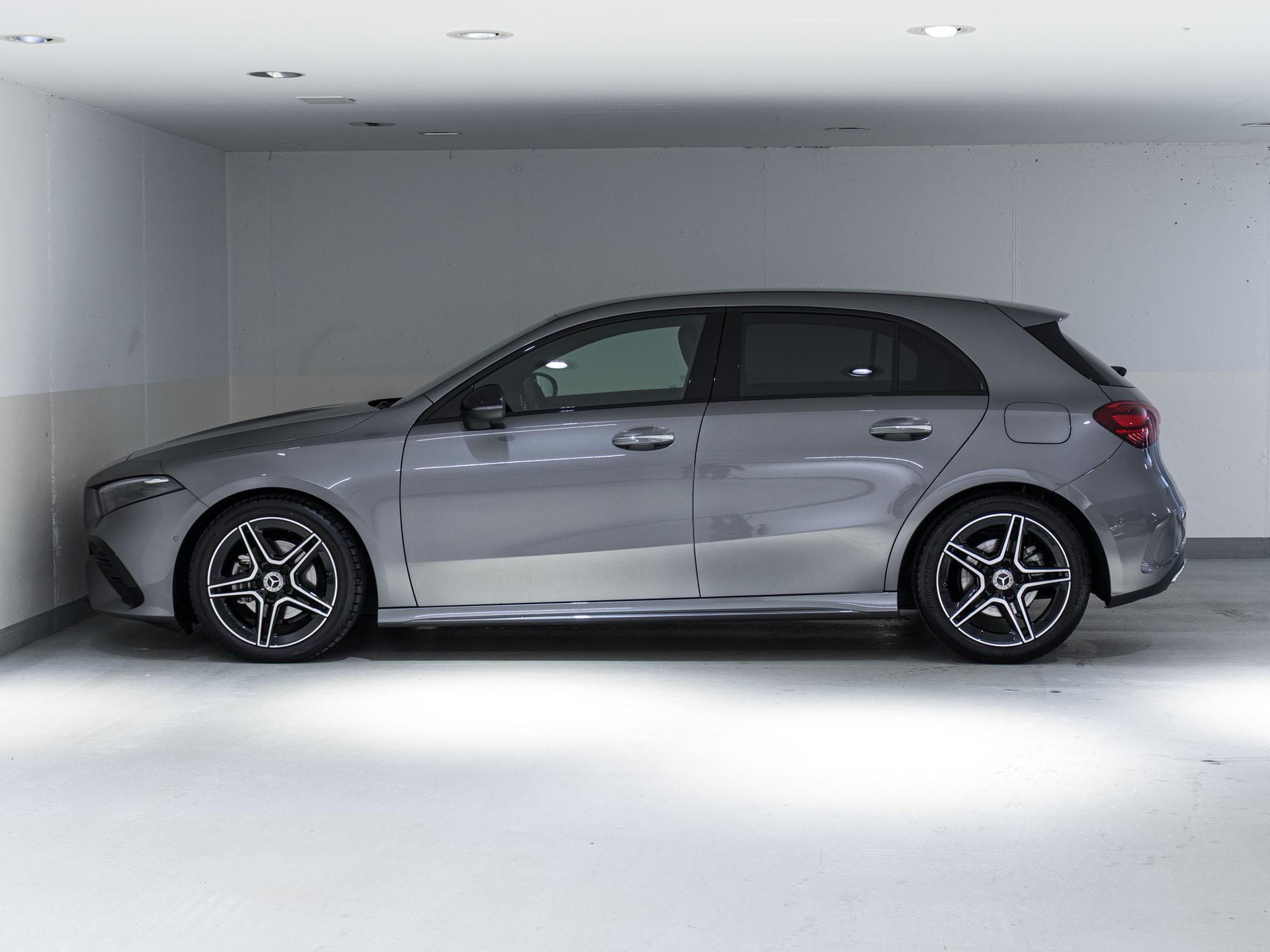 MERCEDES-BENZ A 200 - 5