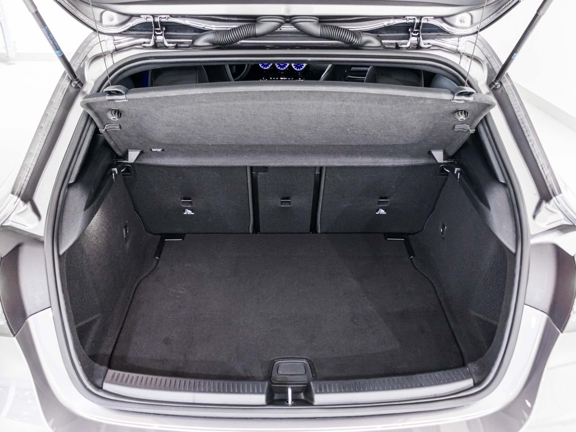 MERCEDES-BENZ A 200 - 12