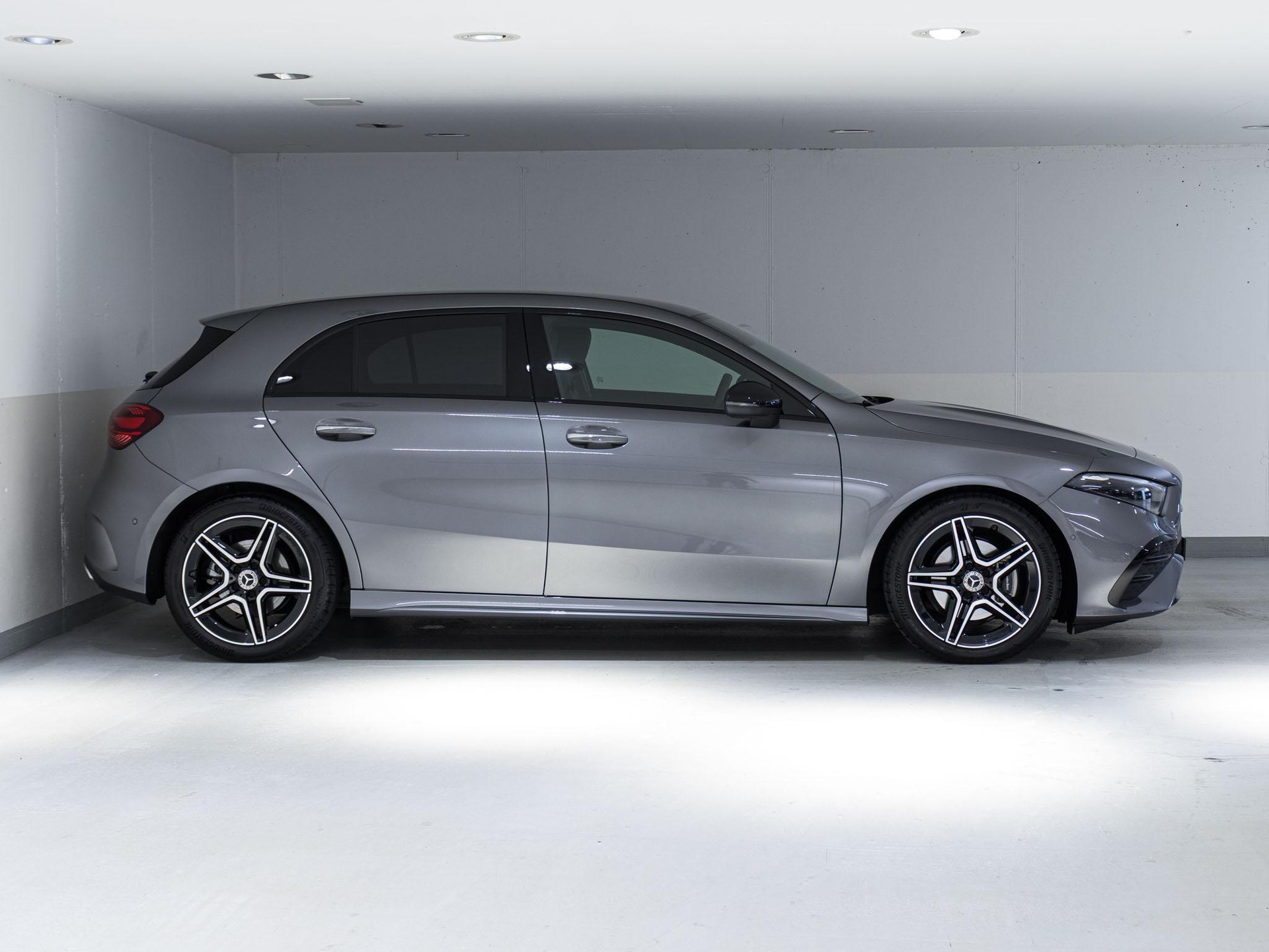 MERCEDES-BENZ A 200 - 2