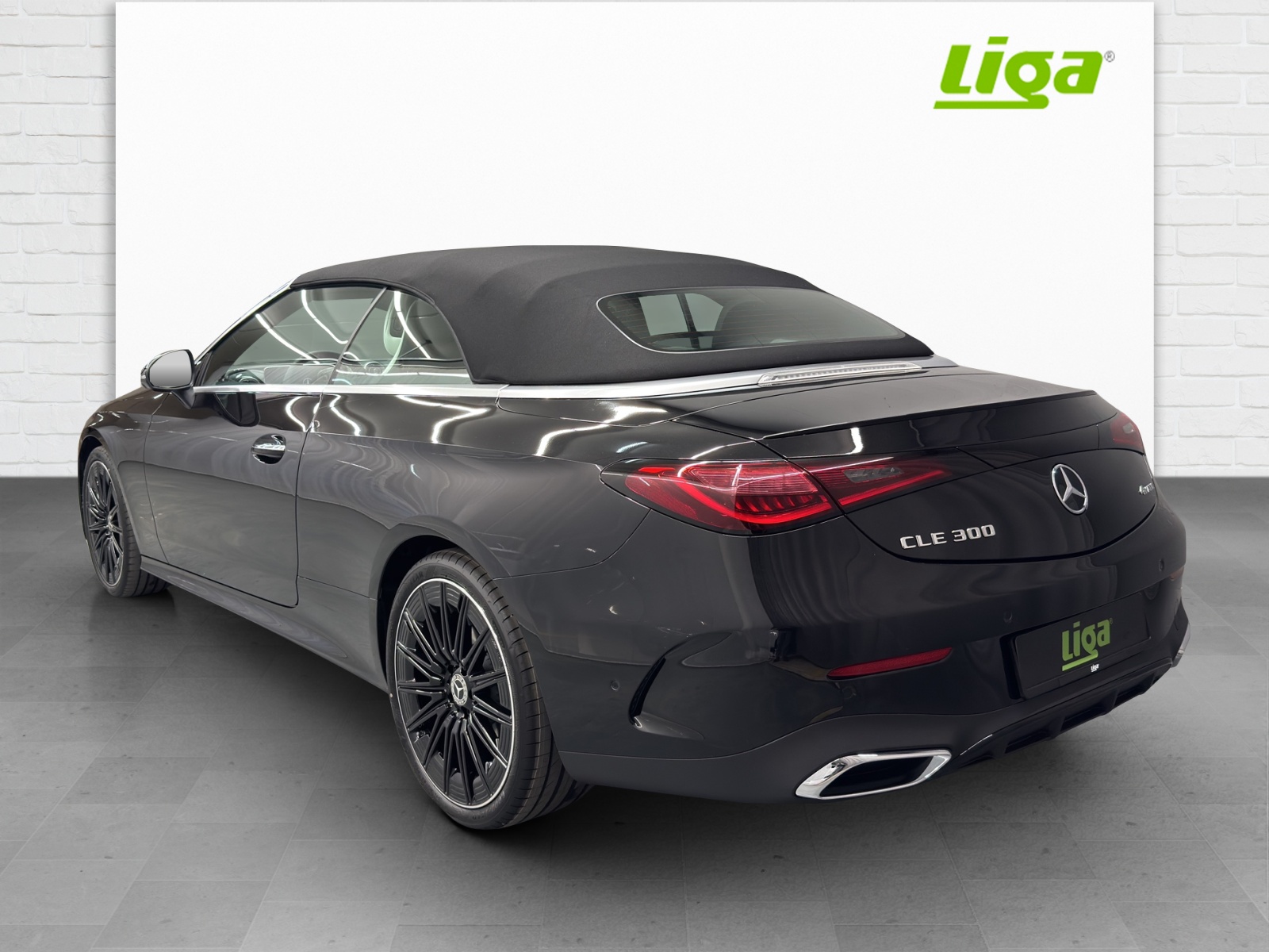 MERCEDES-BENZ CLE 300 AMG Line 4Matic Cabriolet - 4