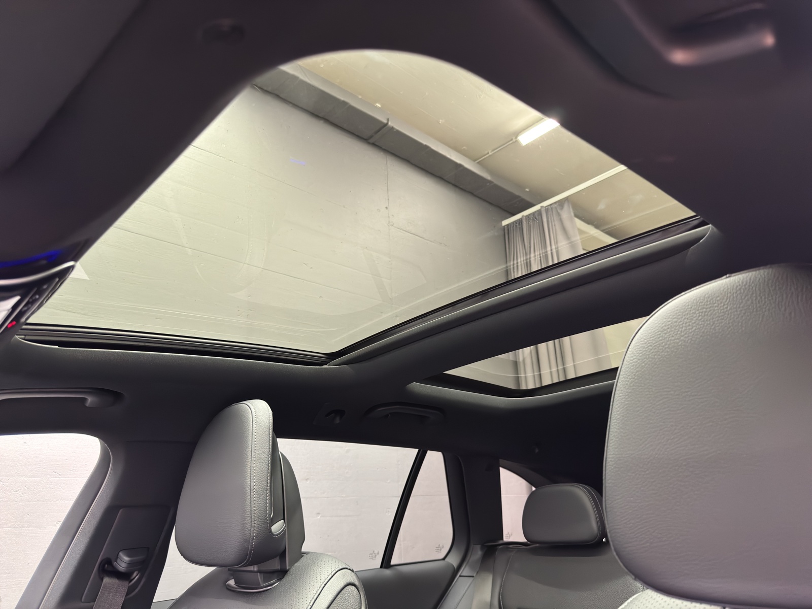 MERCEDES-BENZ C 220 d AMG Line 4Matic T- Modell Swiss Star - 16