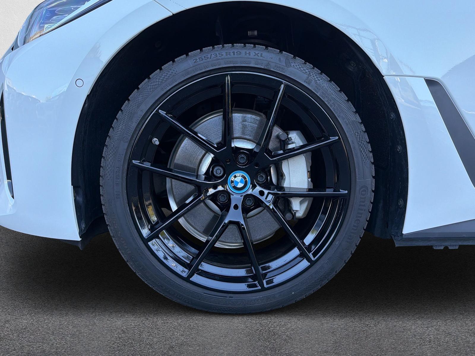 BMW i4 eDrive35 (CH) AHK ** Action de Leasing à 0.9% ** - 11