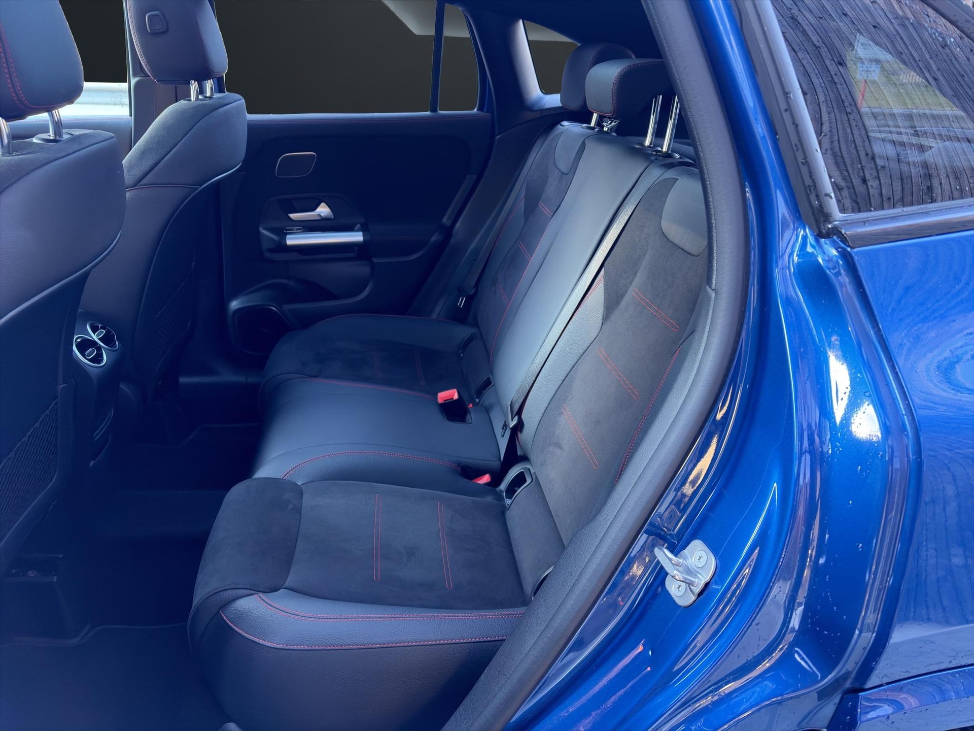 MERCEDES-BENZ GLA 250 Swiss Star AMG Line 4matic - 12