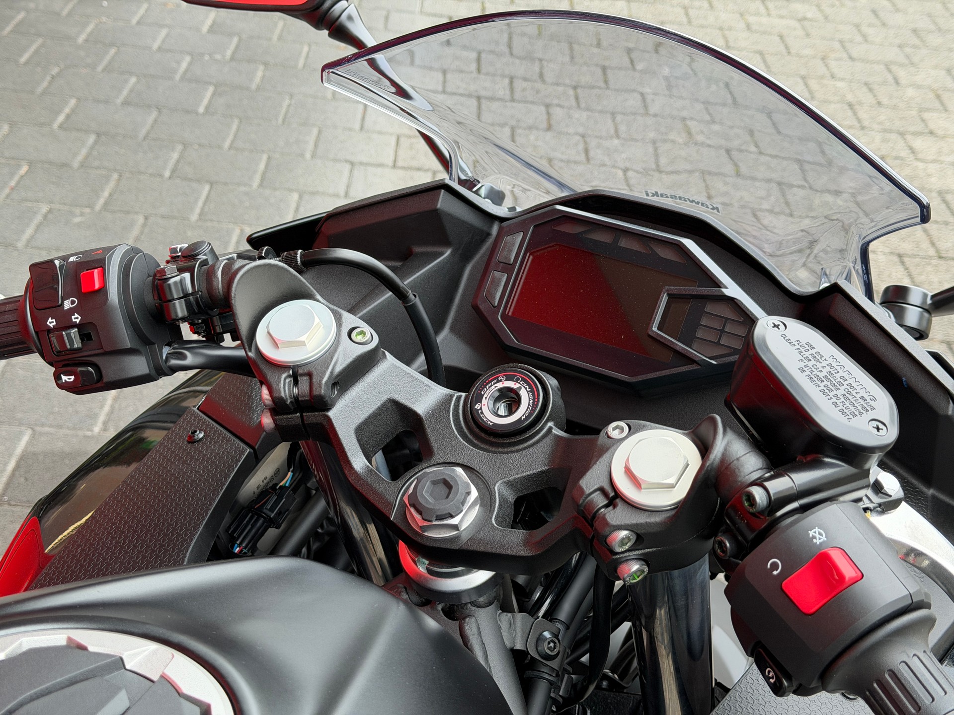 KAWASAKI Ninja 500 - 6