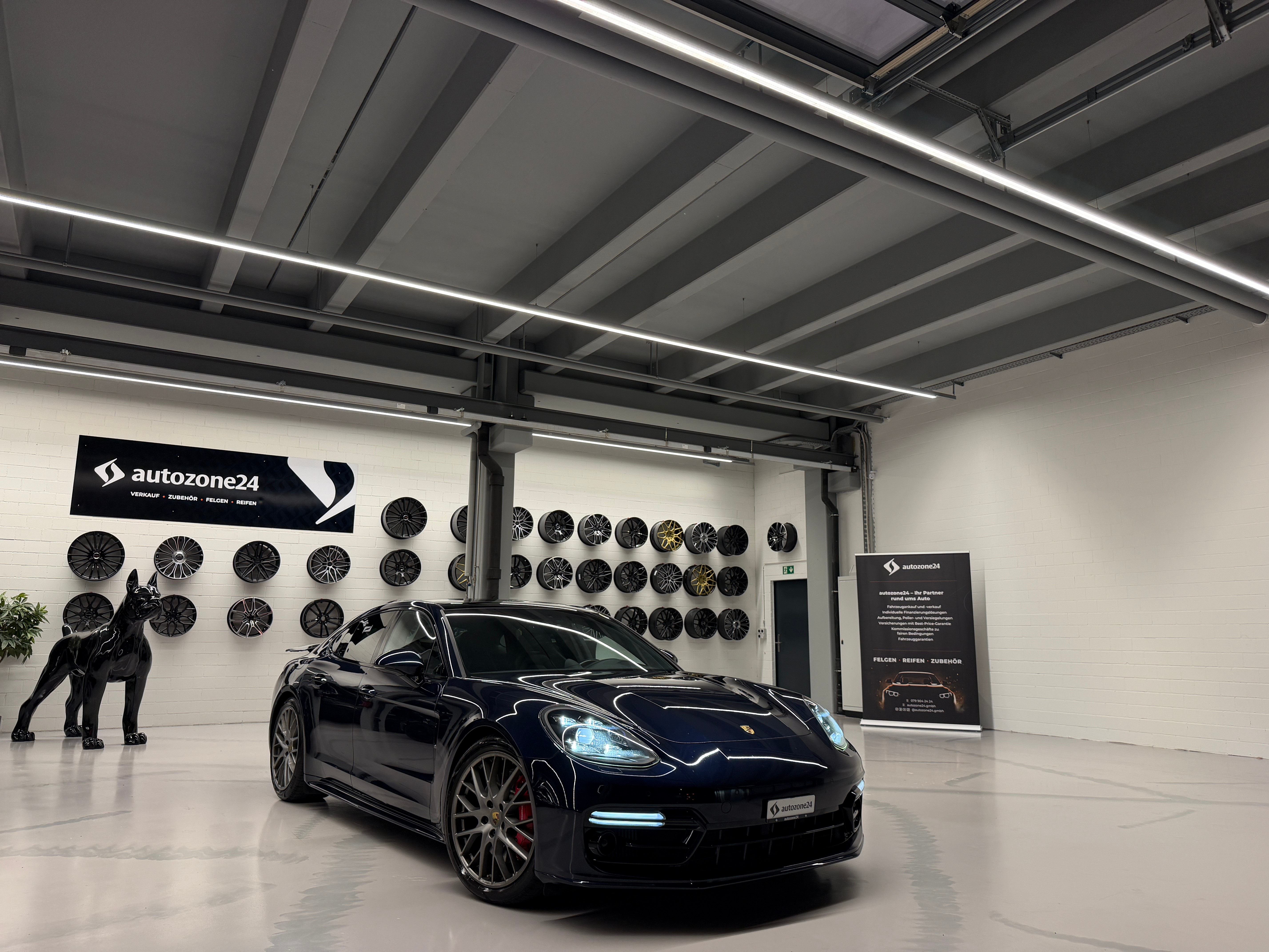 PORSCHE PANAMERA