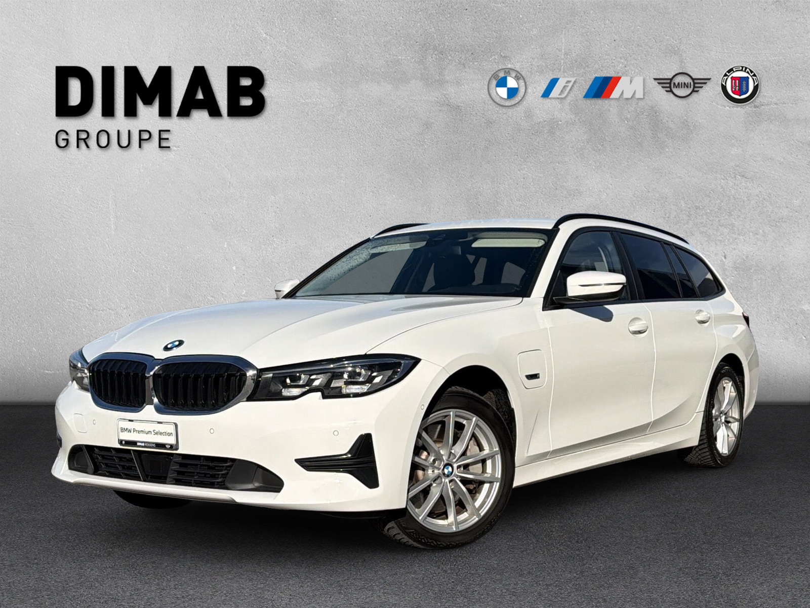 BMW 330e x DriveTouring Steptronic