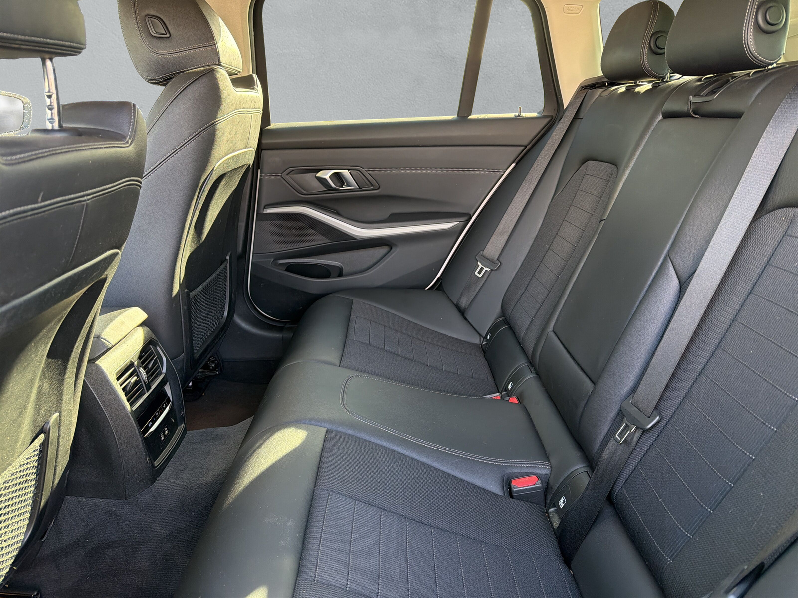 BMW 330e x DriveTouring Steptronic - 12