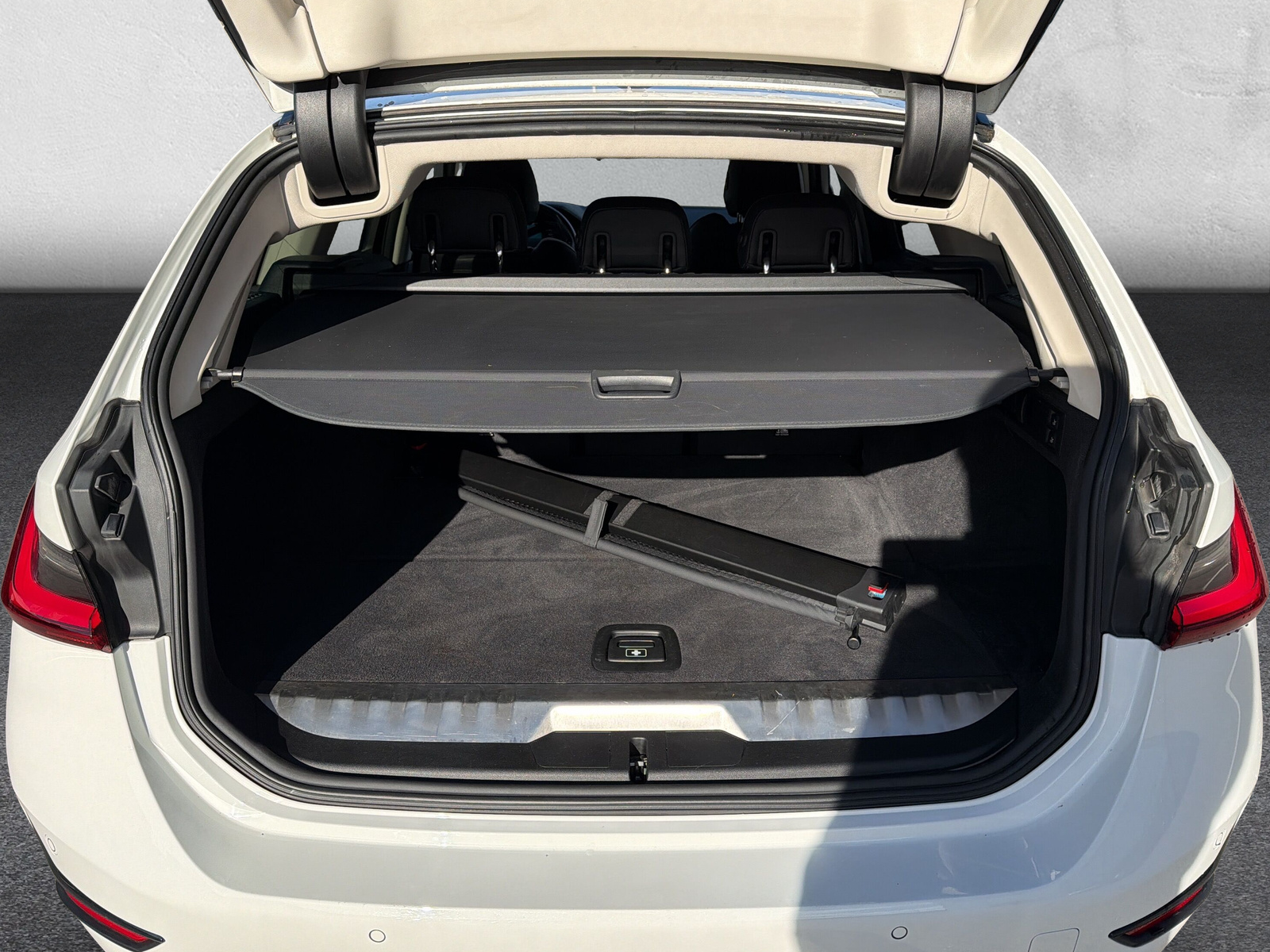 BMW 330e x DriveTouring Steptronic - 10