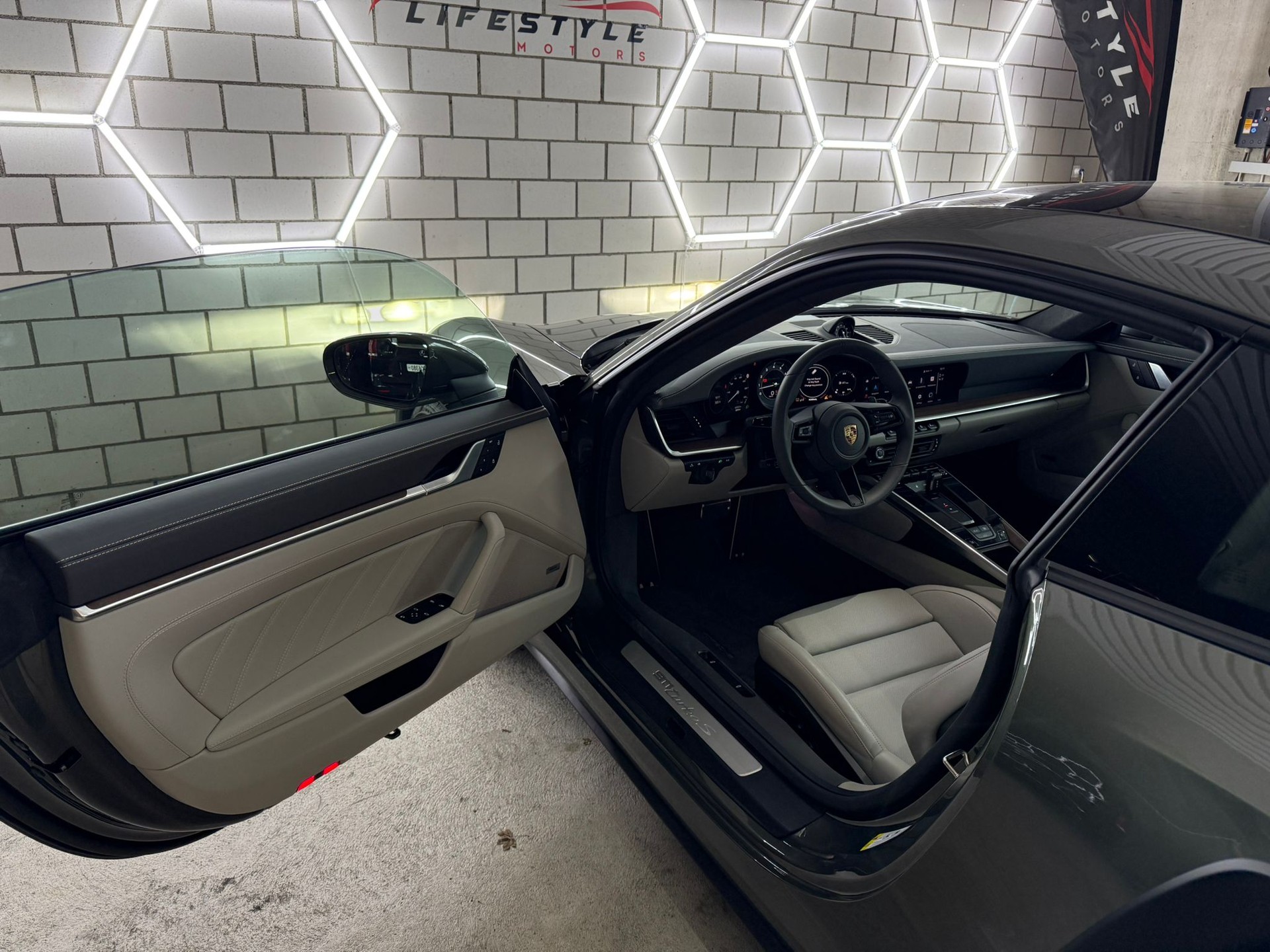 PORSCHE 911 Turbo S PDK - 5