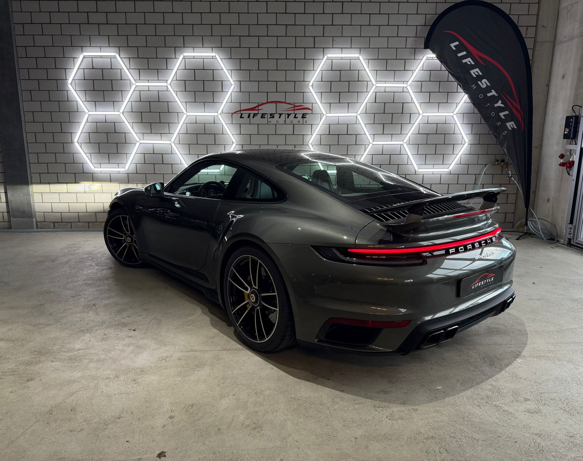 PORSCHE 911 Turbo S PDK - 3