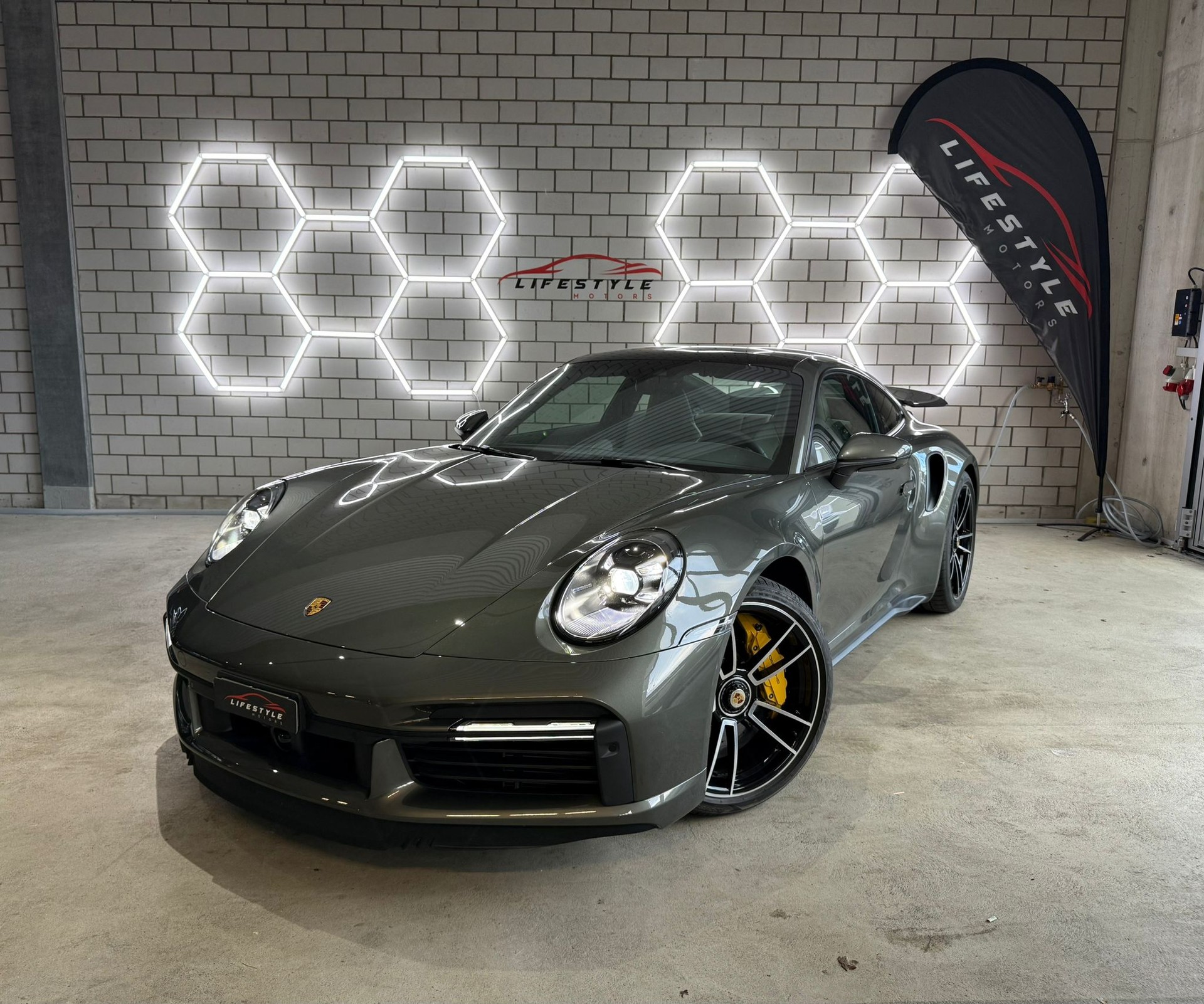 PORSCHE 911 Turbo S PDK