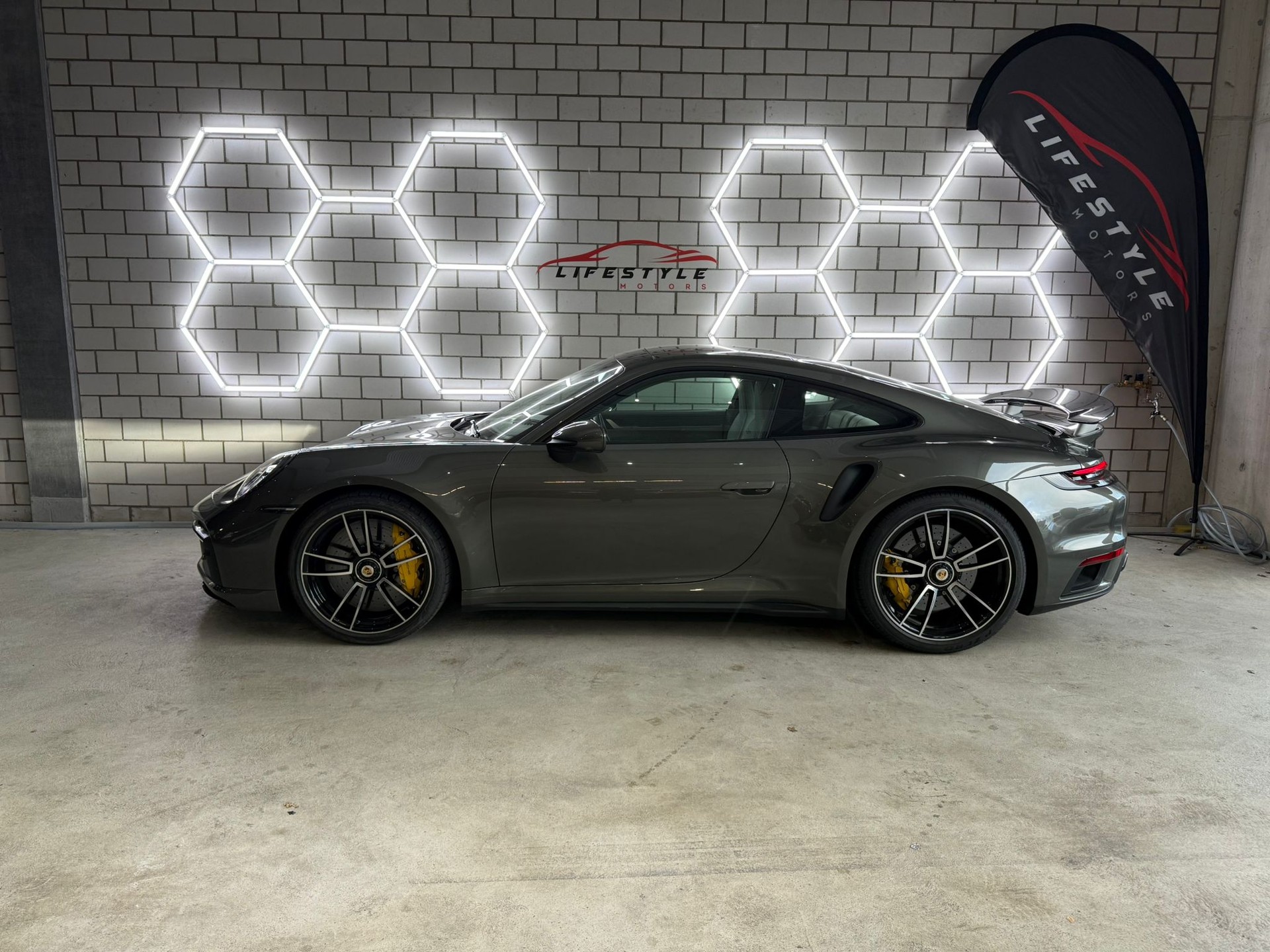 PORSCHE 911 Turbo S PDK - 2