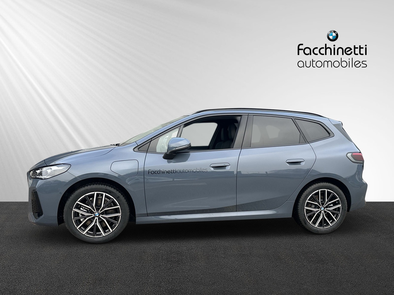 BMW 230e xDrive Active Tourer - 2