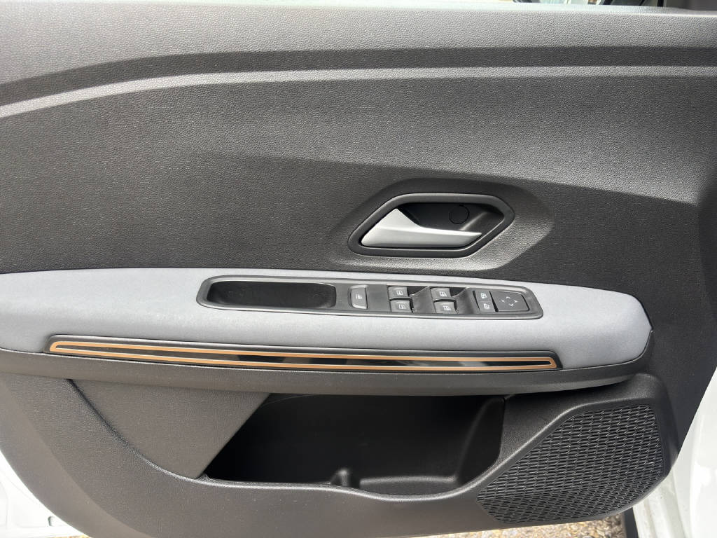 DACIA Jogger 1.6 Hybrid Extreme - 15