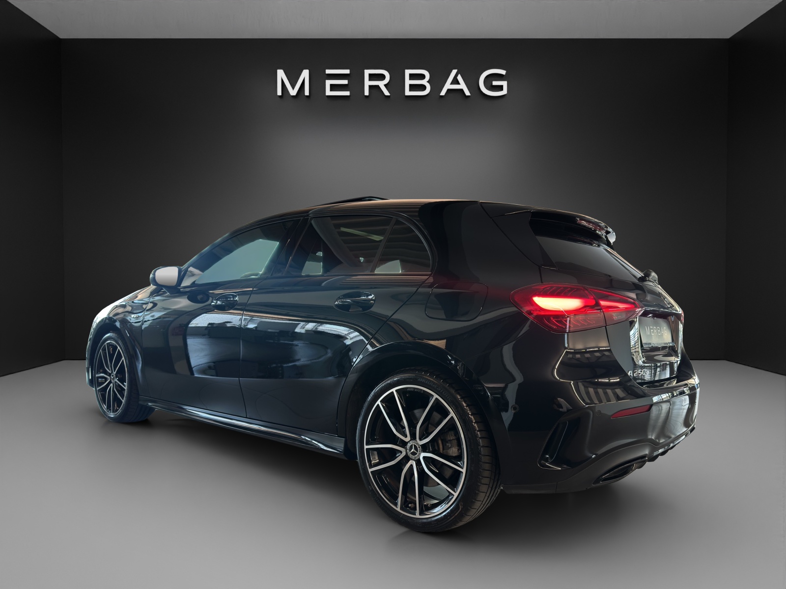 MERCEDES-BENZ A 250 e EQ Star 8G-DCT - 4