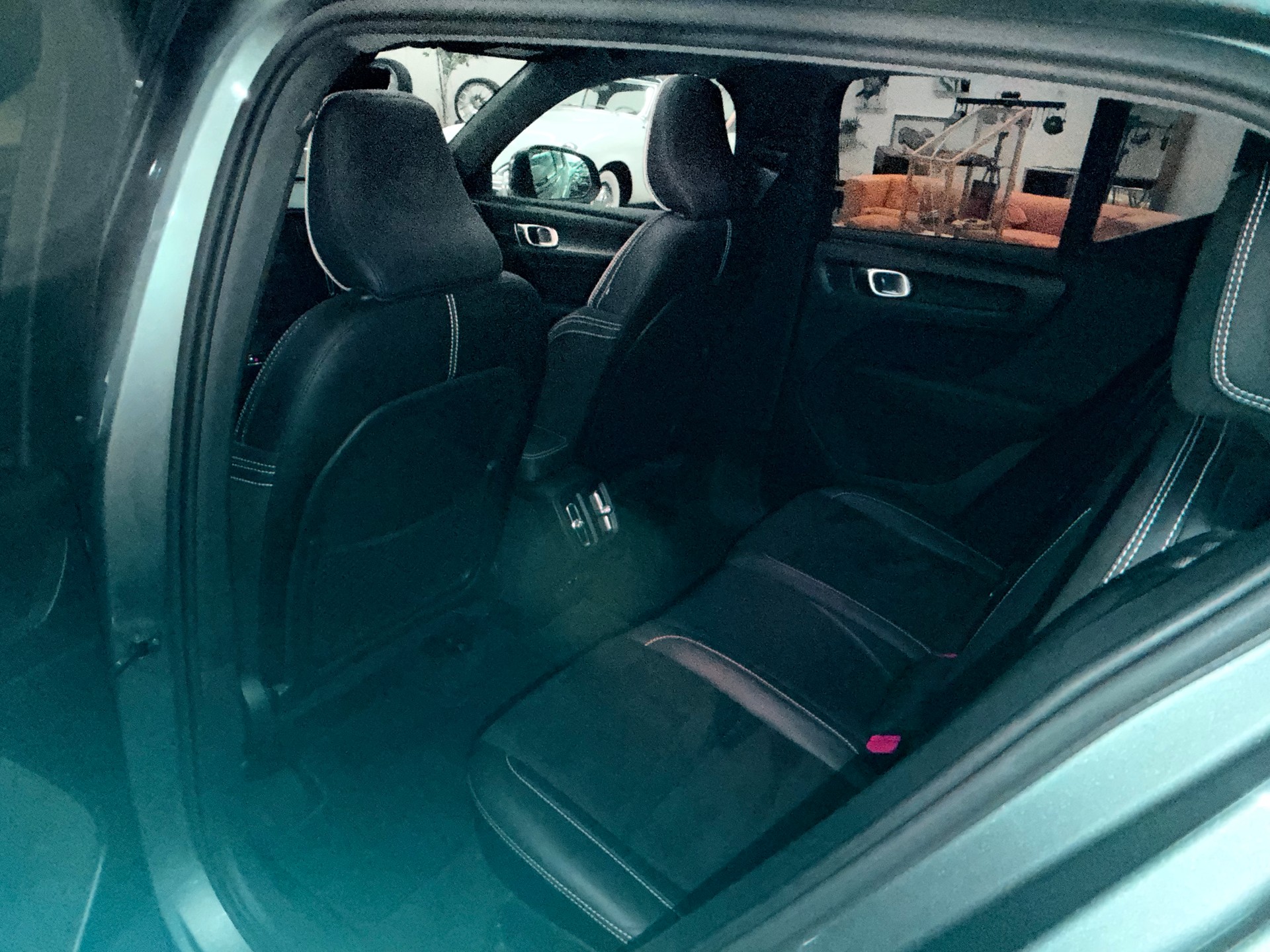 VOLVO XC40 D4 AWD R-Design Geartronic - 5