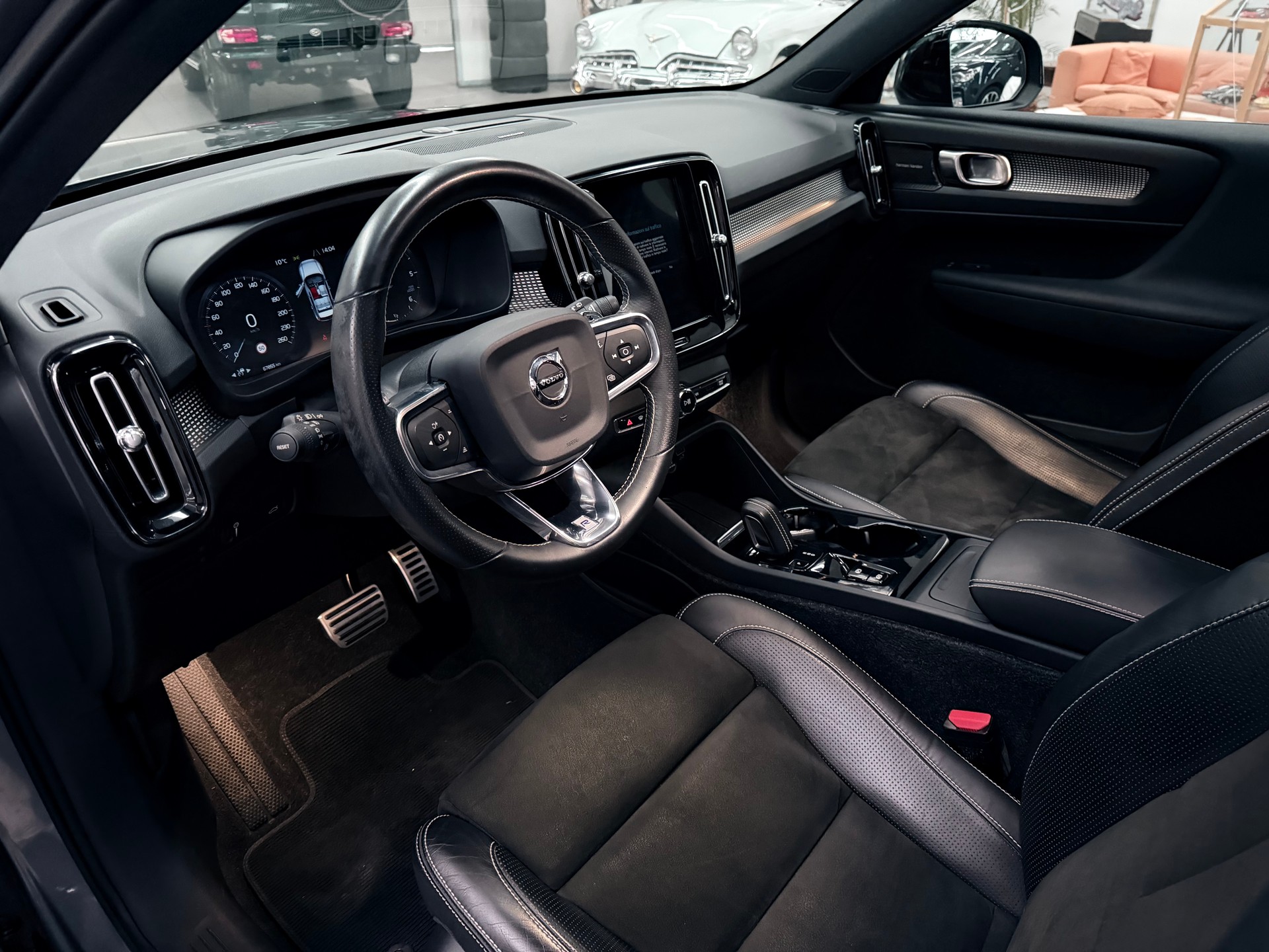 VOLVO XC40 D4 AWD R-Design Geartronic - 8