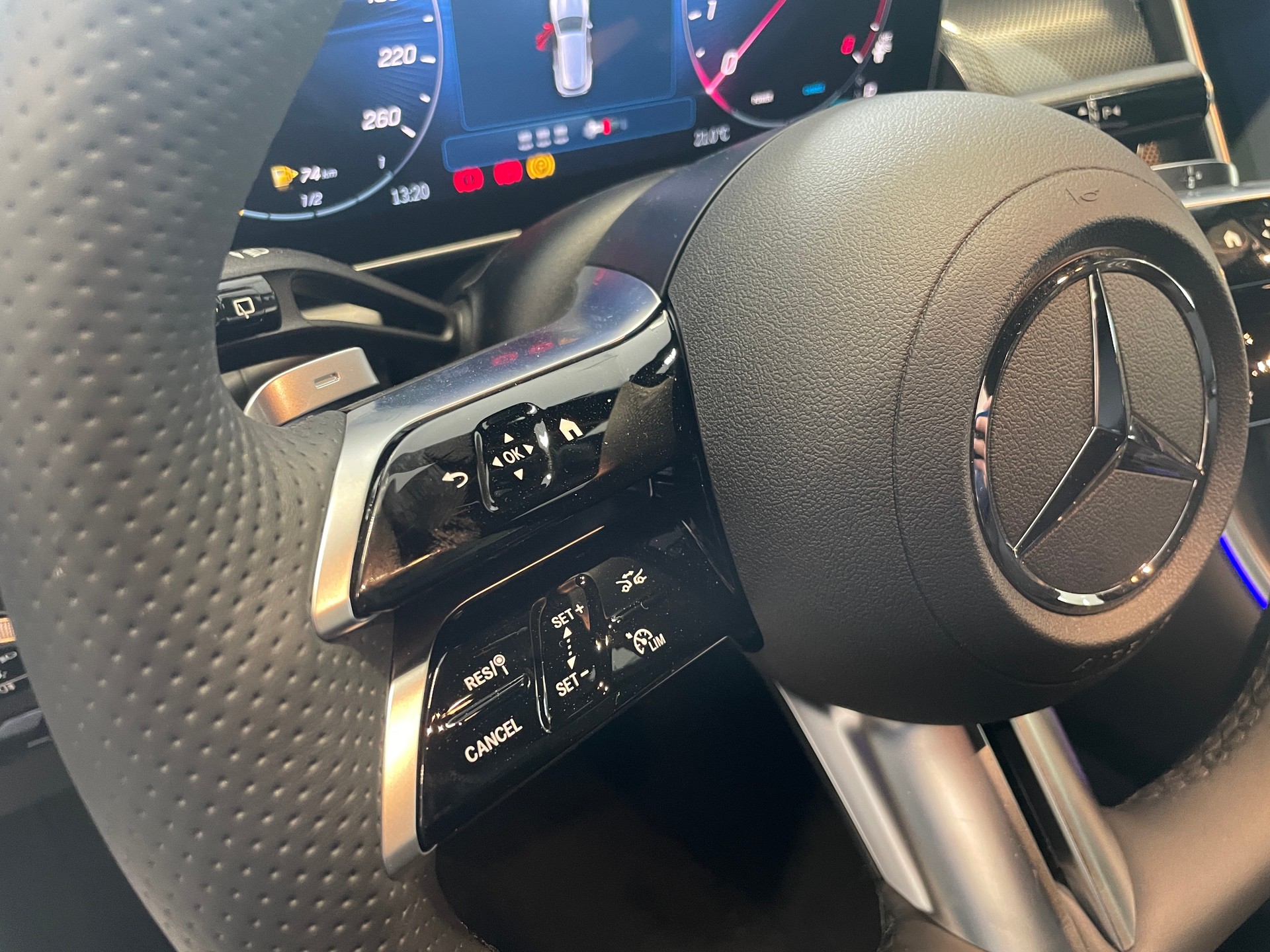 MERCEDES-BENZ GLC 300 4Matic 9G-Tronic AMG Line - 17