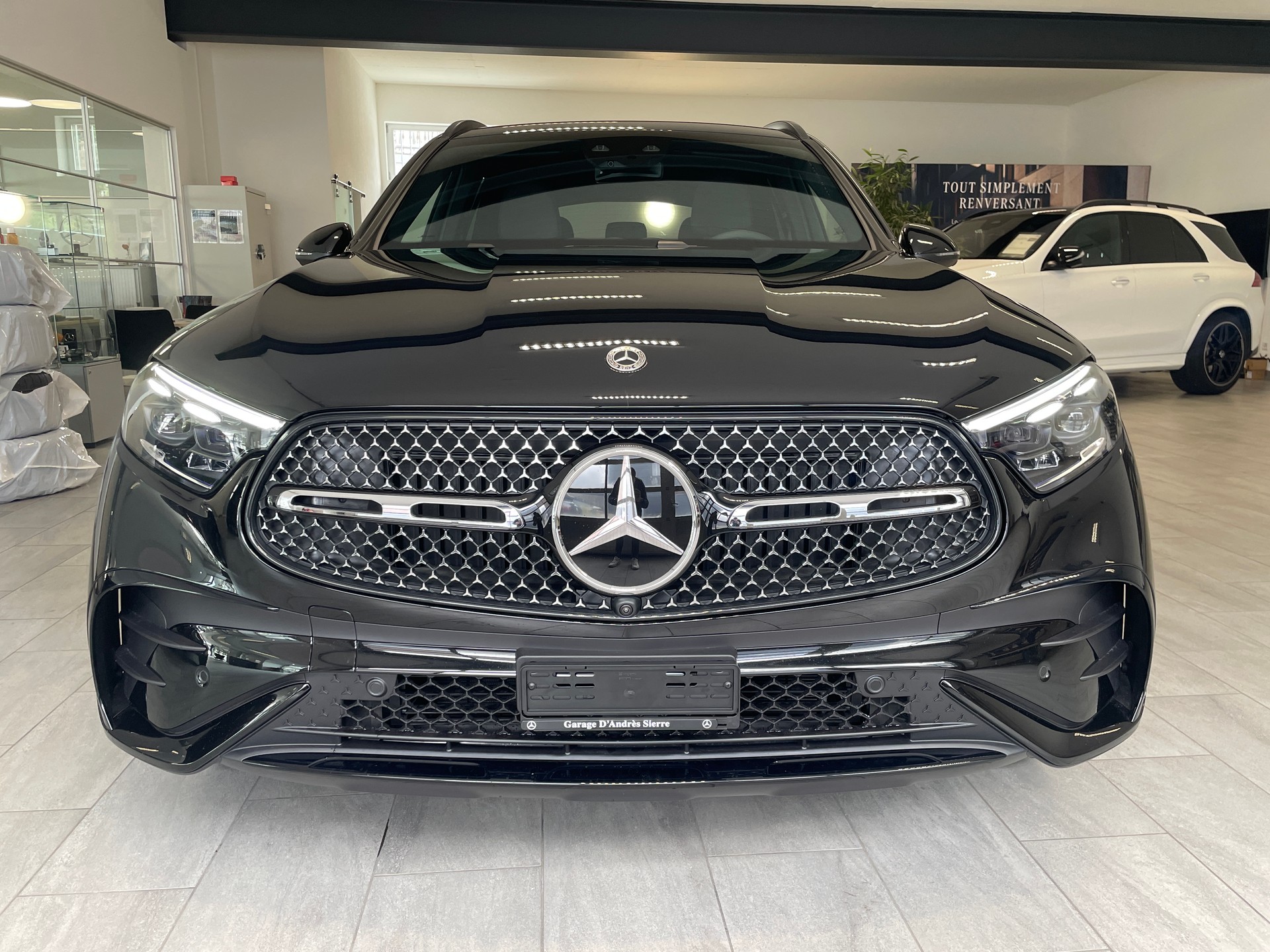 MERCEDES-BENZ GLC 300 4Matic 9G-Tronic AMG Line - 2