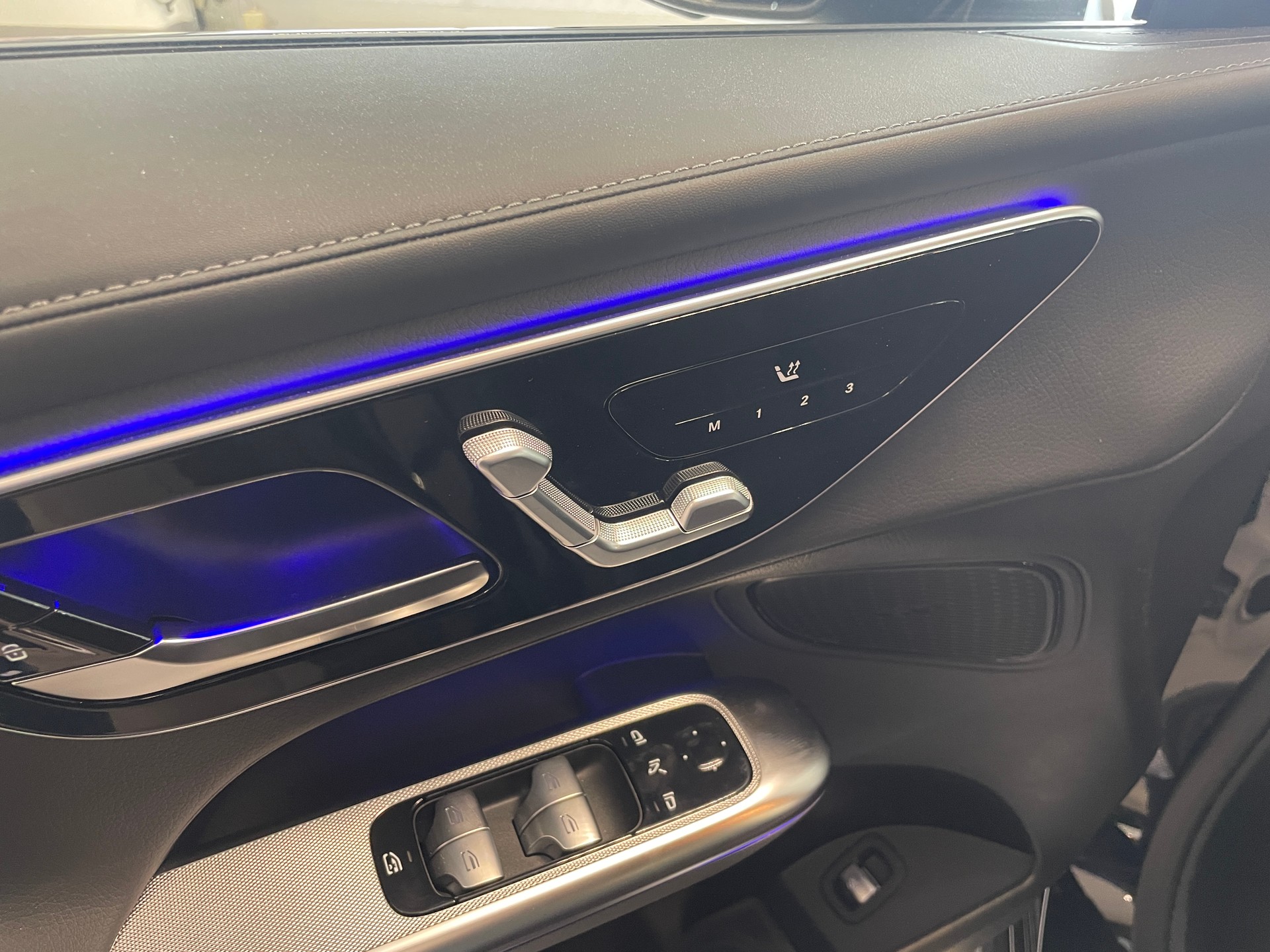 MERCEDES-BENZ GLC 300 4Matic 9G-Tronic AMG Line - 16