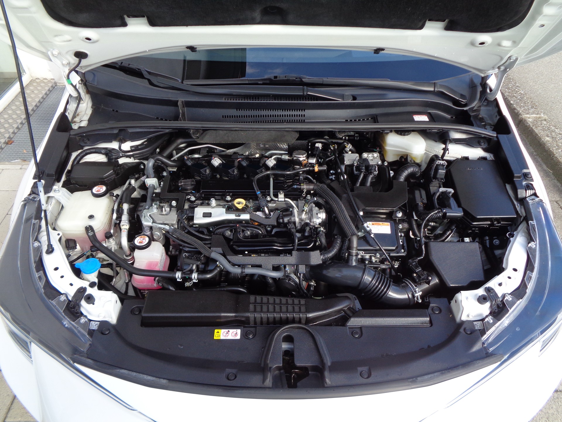 TOYOTA Corolla 2.0 HSD GR-S e-CVT - 18