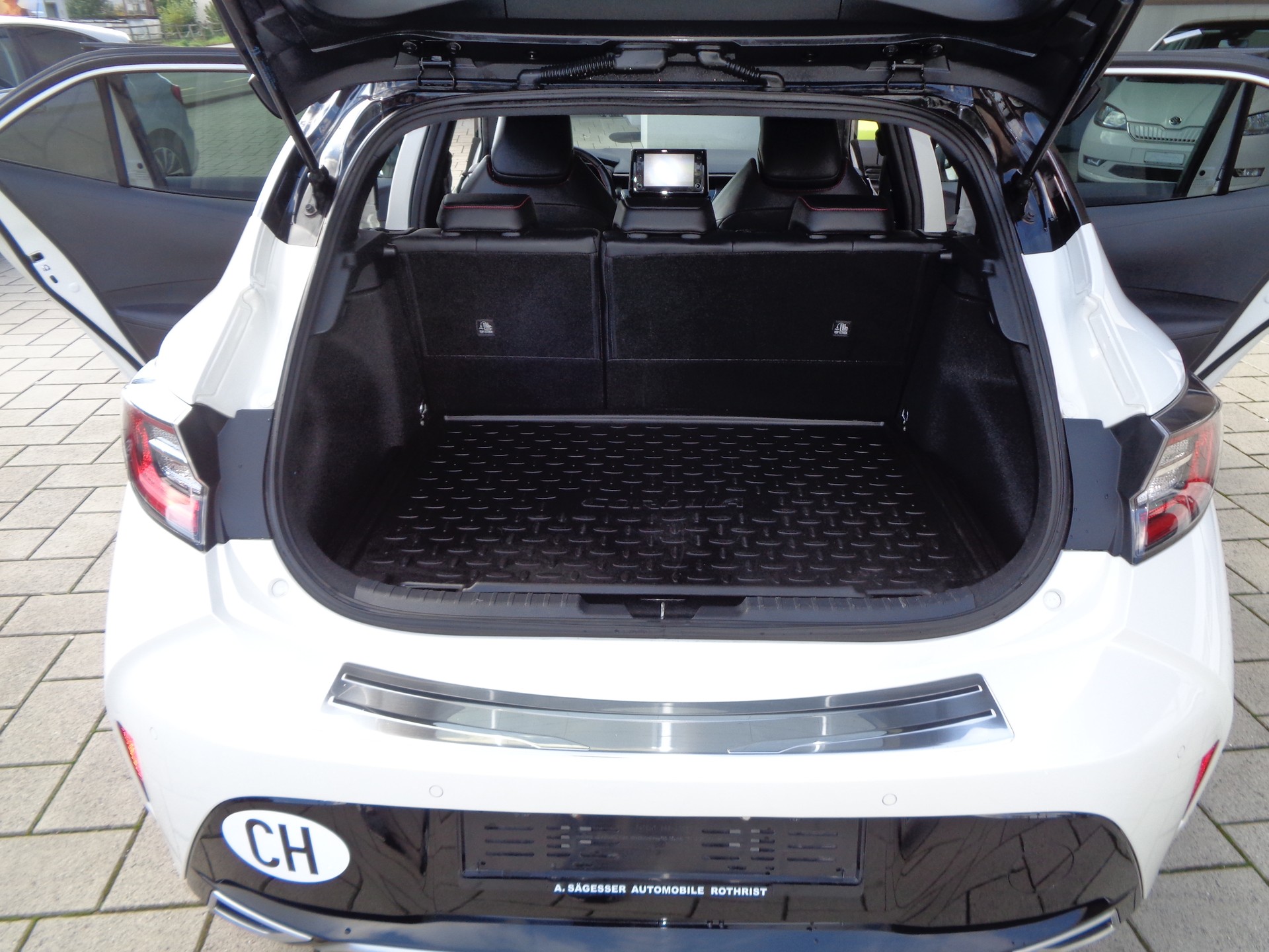 TOYOTA Corolla 2.0 HSD GR-S e-CVT - 17