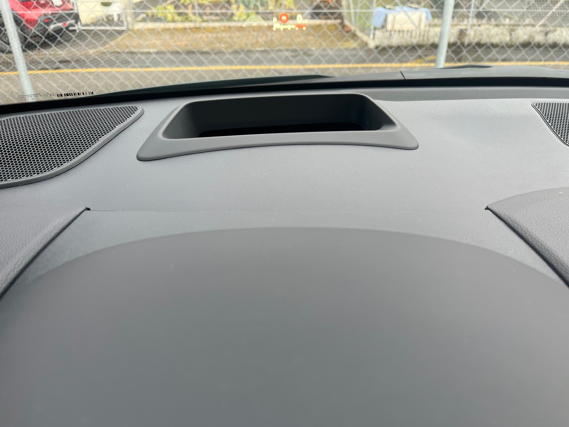 TOYOTA Yaris 1.5 Premium e-CVT - 17