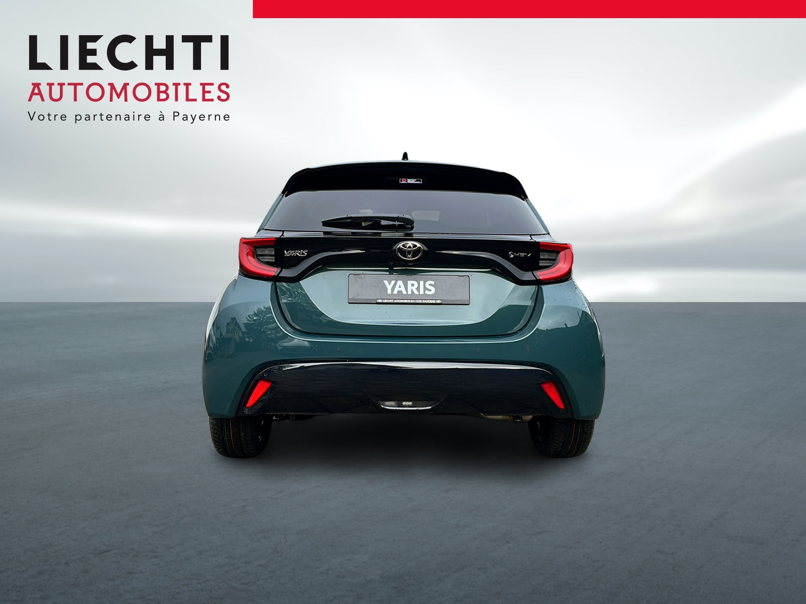 TOYOTA Yaris 1.5 Premium e-CVT - 12