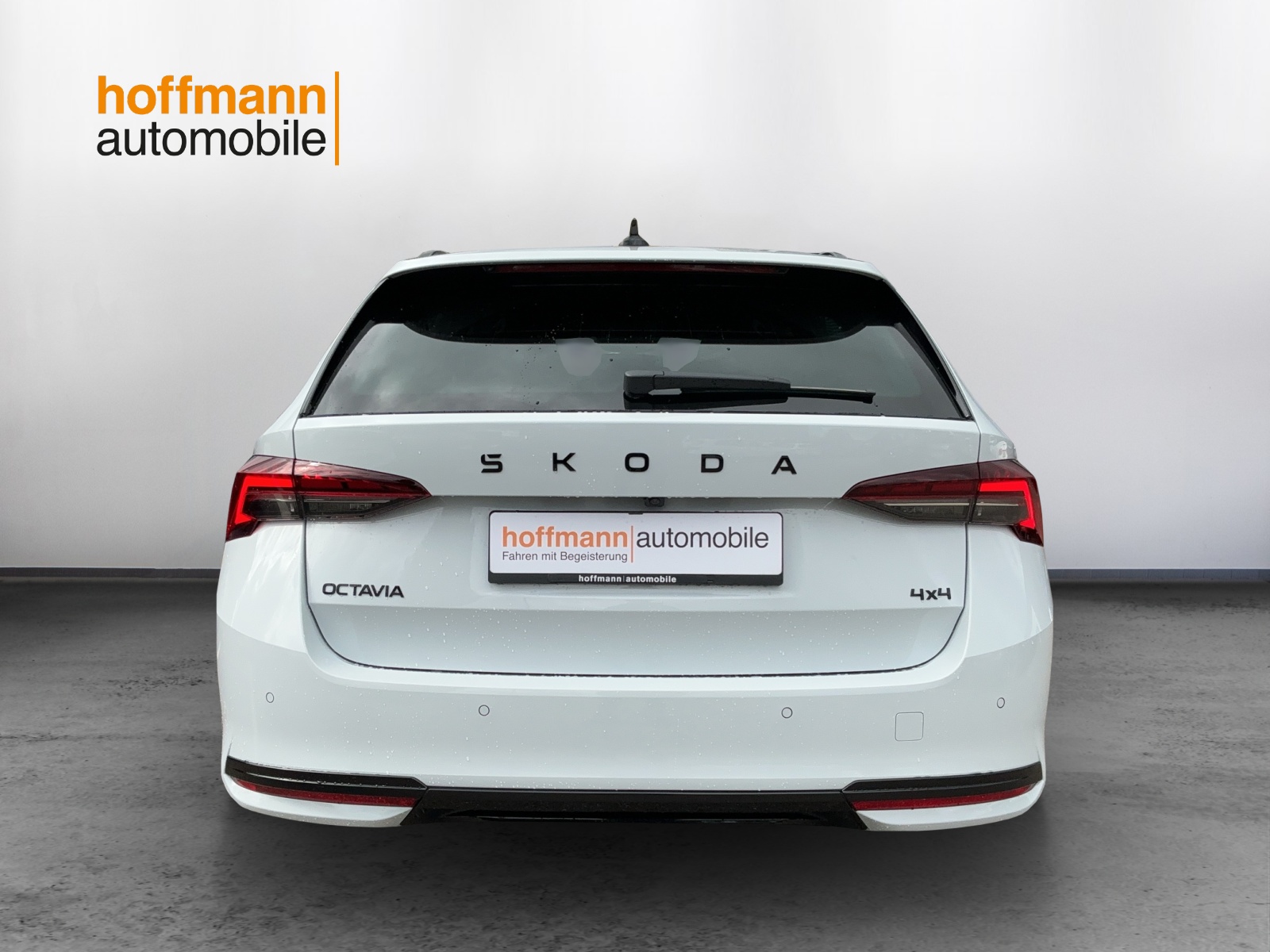 SKODA Octavia Combi 2.0 TSI DSG Dynamic 4x4 - 5