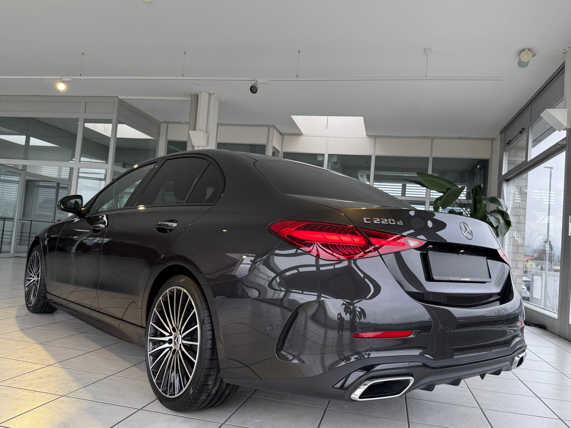MERCEDES-BENZ C 220 d 4MATIC Limousine Swiss Star - 2