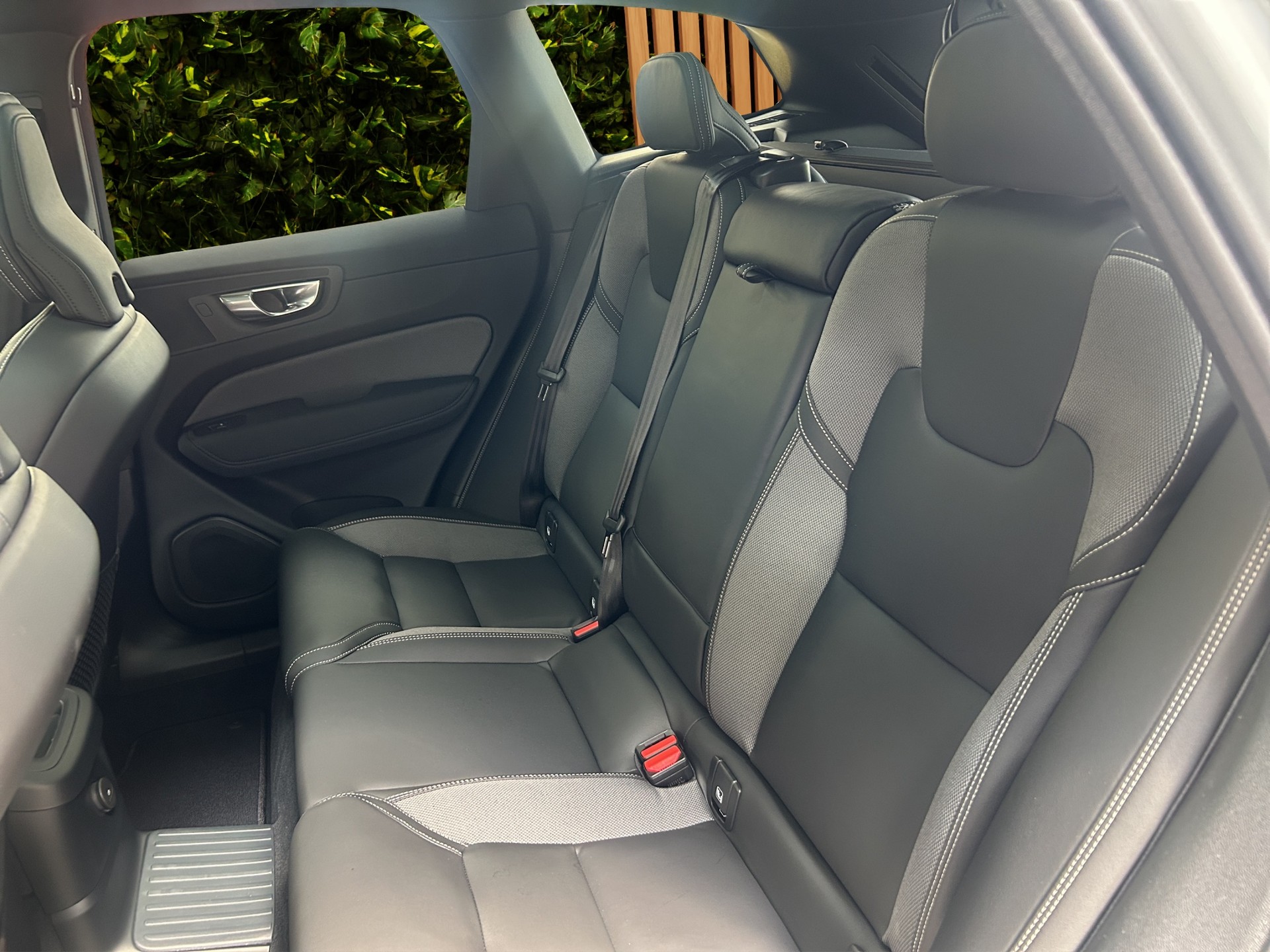 VOLVO XC60 2.0 T6 TE Black Edition eAWD - 10