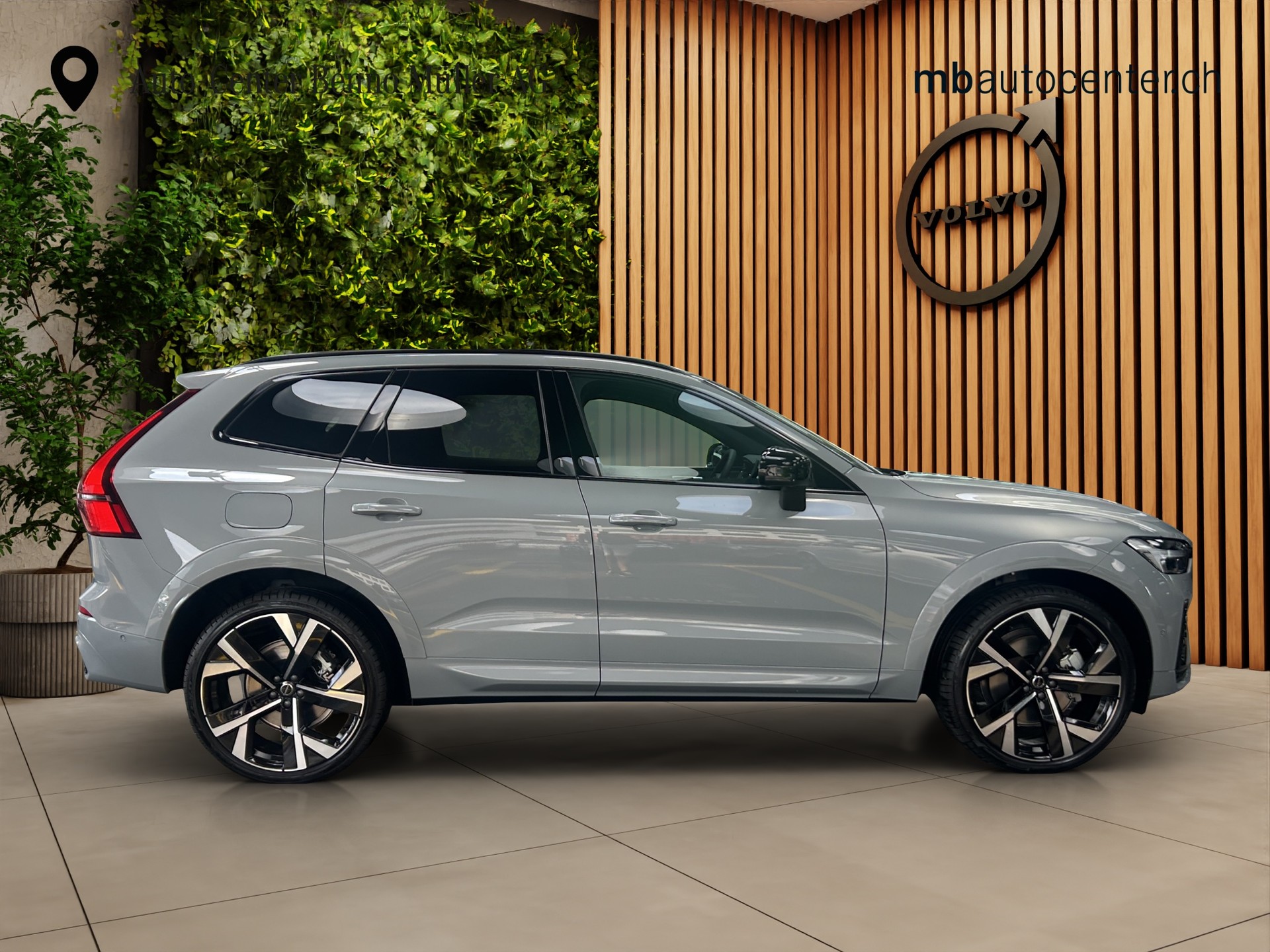 VOLVO XC60 2.0 T6 TE Black Edition eAWD - 6