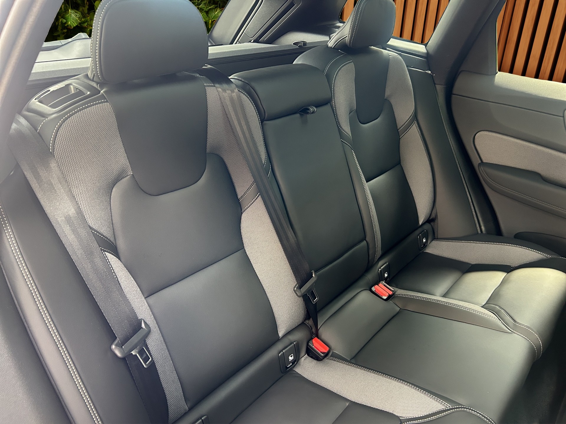 VOLVO XC60 2.0 T6 TE Black Edition eAWD - 17