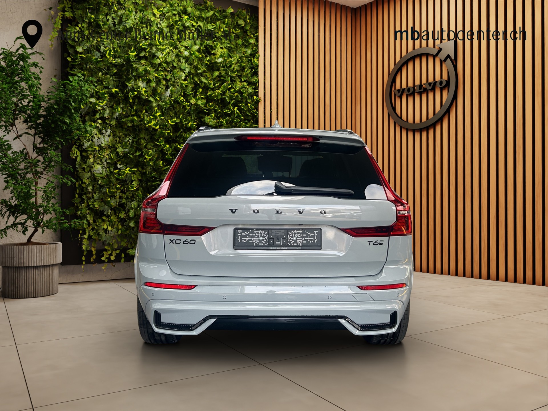 VOLVO XC60 2.0 T6 TE Black Edition eAWD - 4