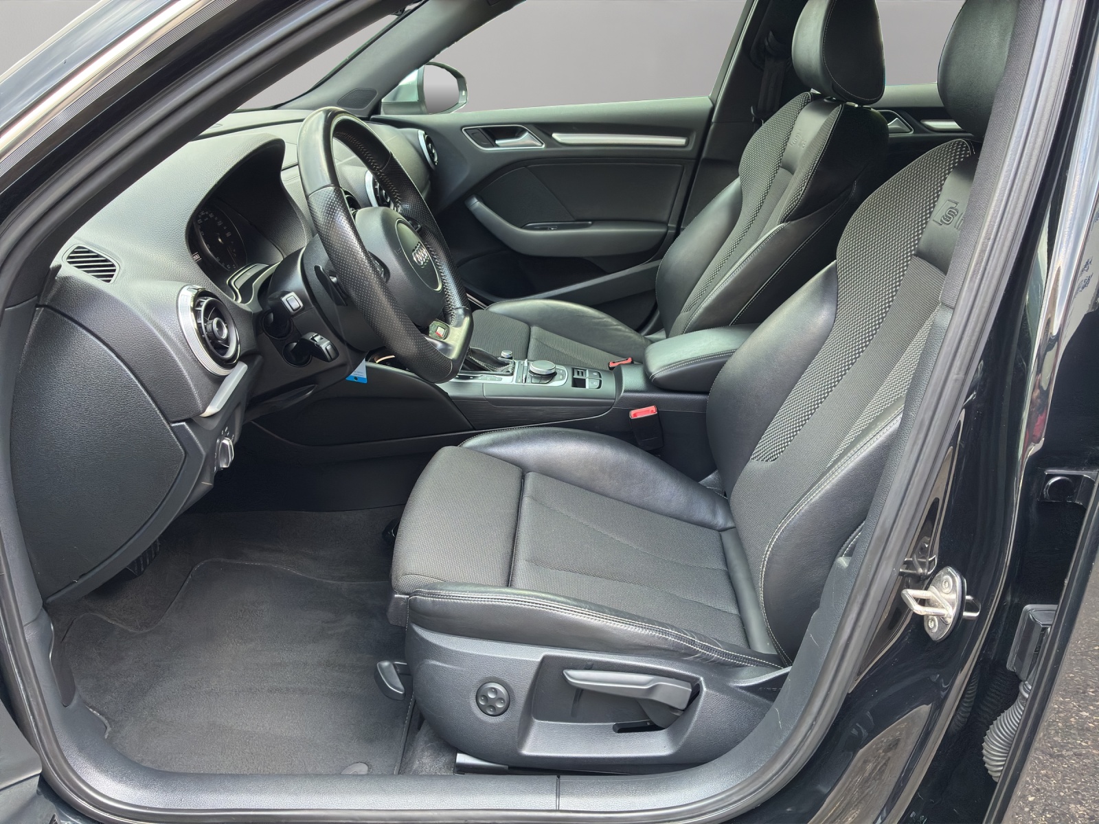 AUDI A3 Sportback 2.0 TDI Ambition quattro S-tronic - 13