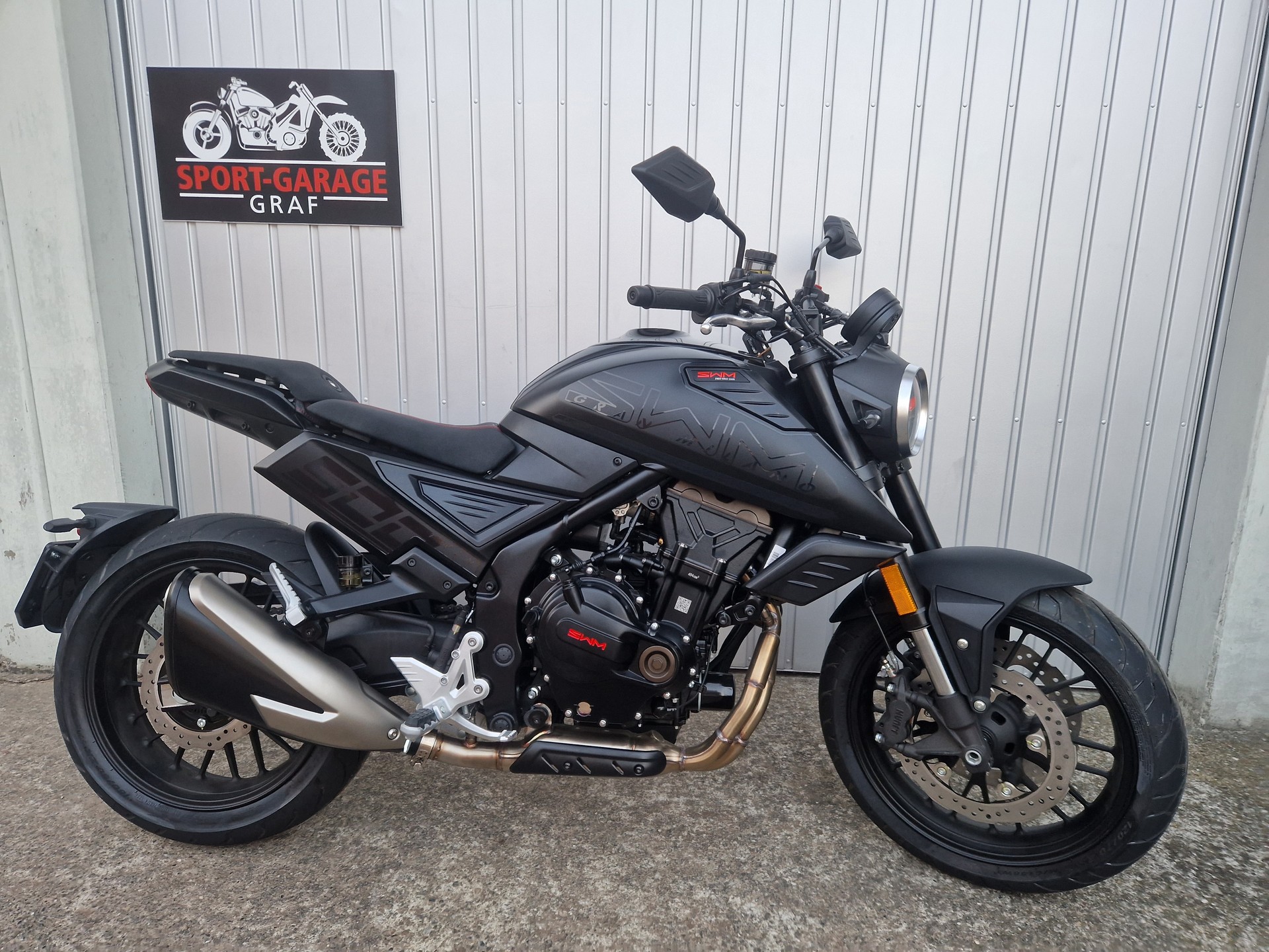 SWM New Black 2025 - 4