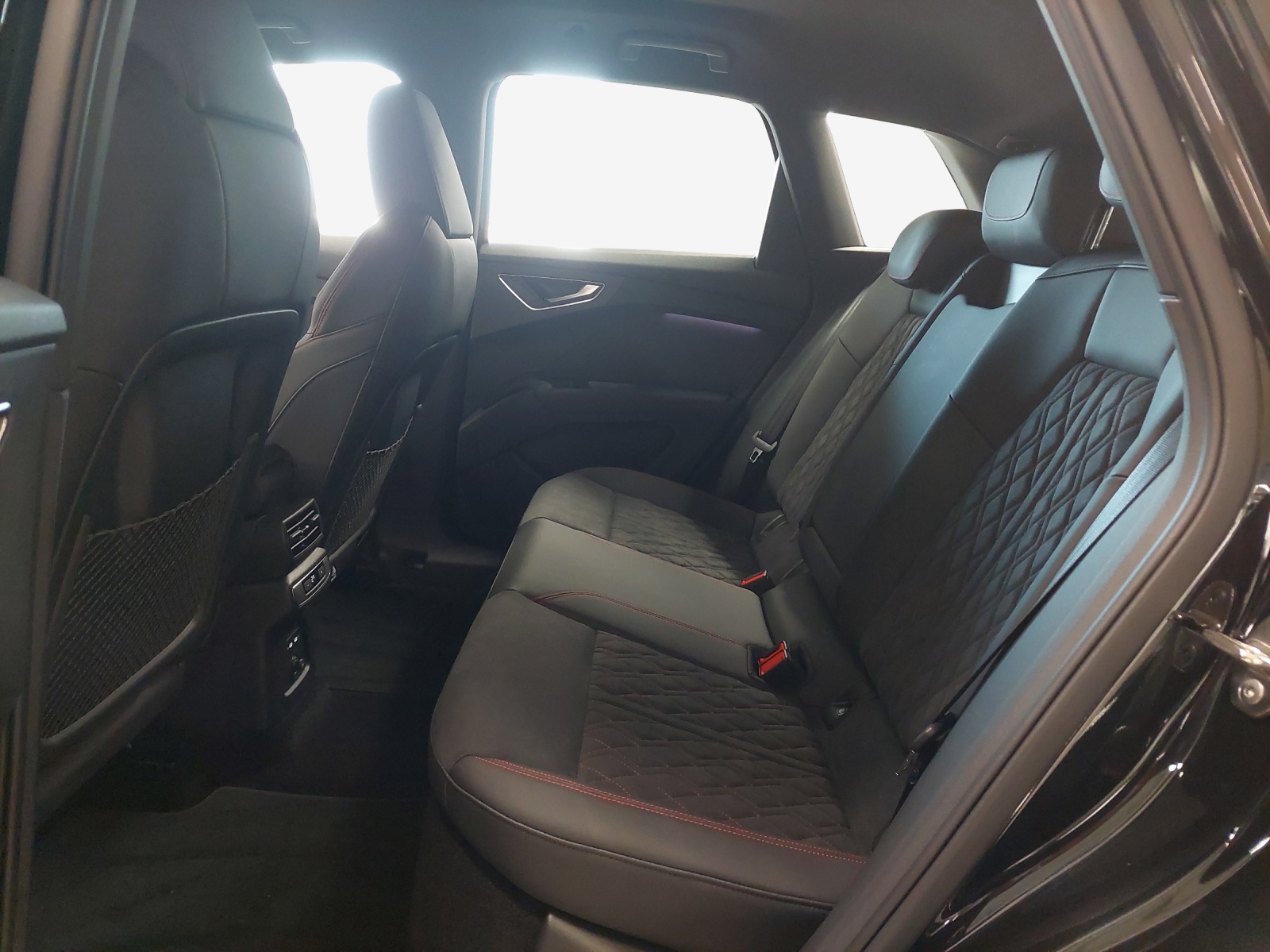 AUDI Q4 e-tron 45 quattro - 12