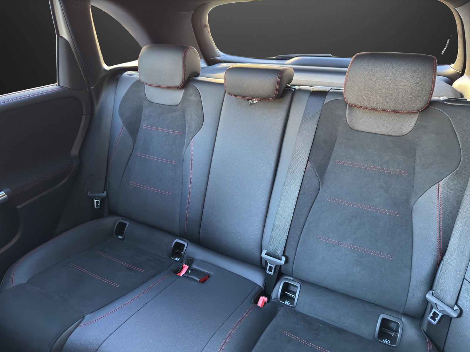 MERCEDES-BENZ B 200 AMG Line - 15