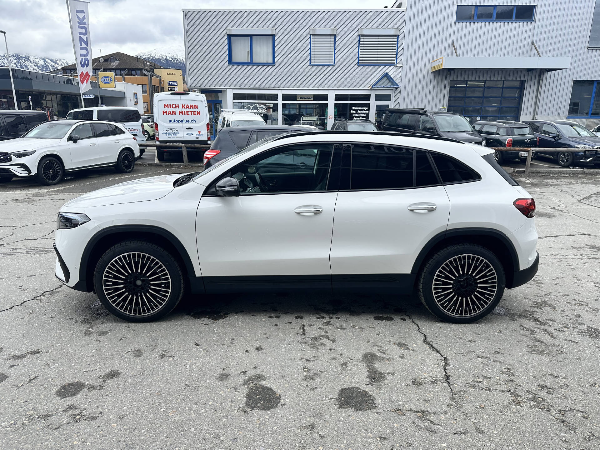 MERCEDES-BENZ EQA 350 Swiss Star AMG Line 4matic - 7