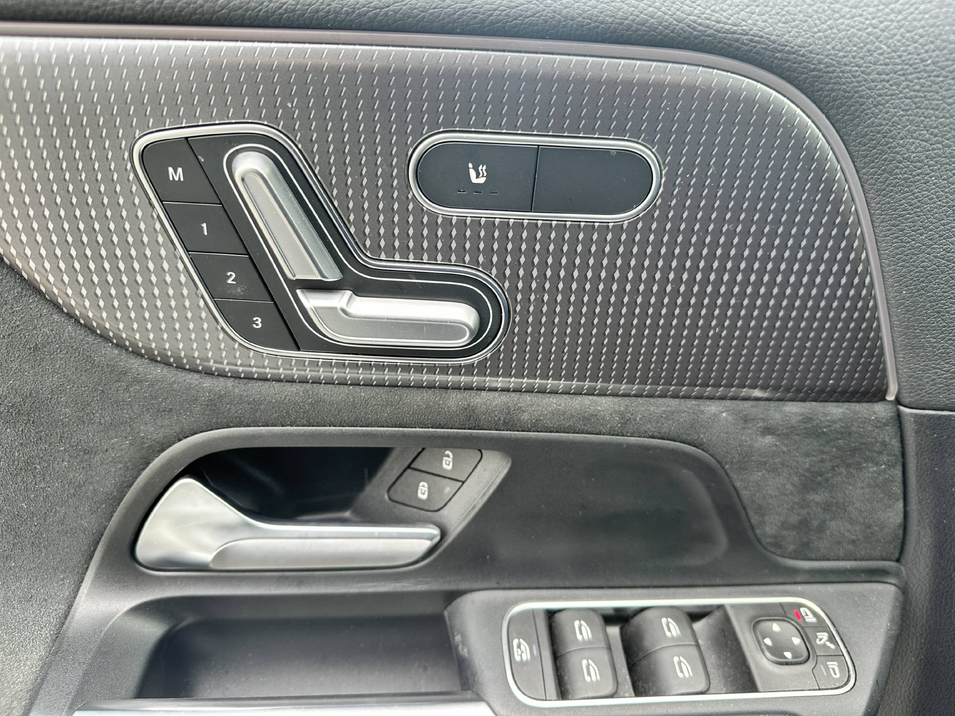 MERCEDES-BENZ EQA 350 Swiss Star AMG Line 4matic - 16