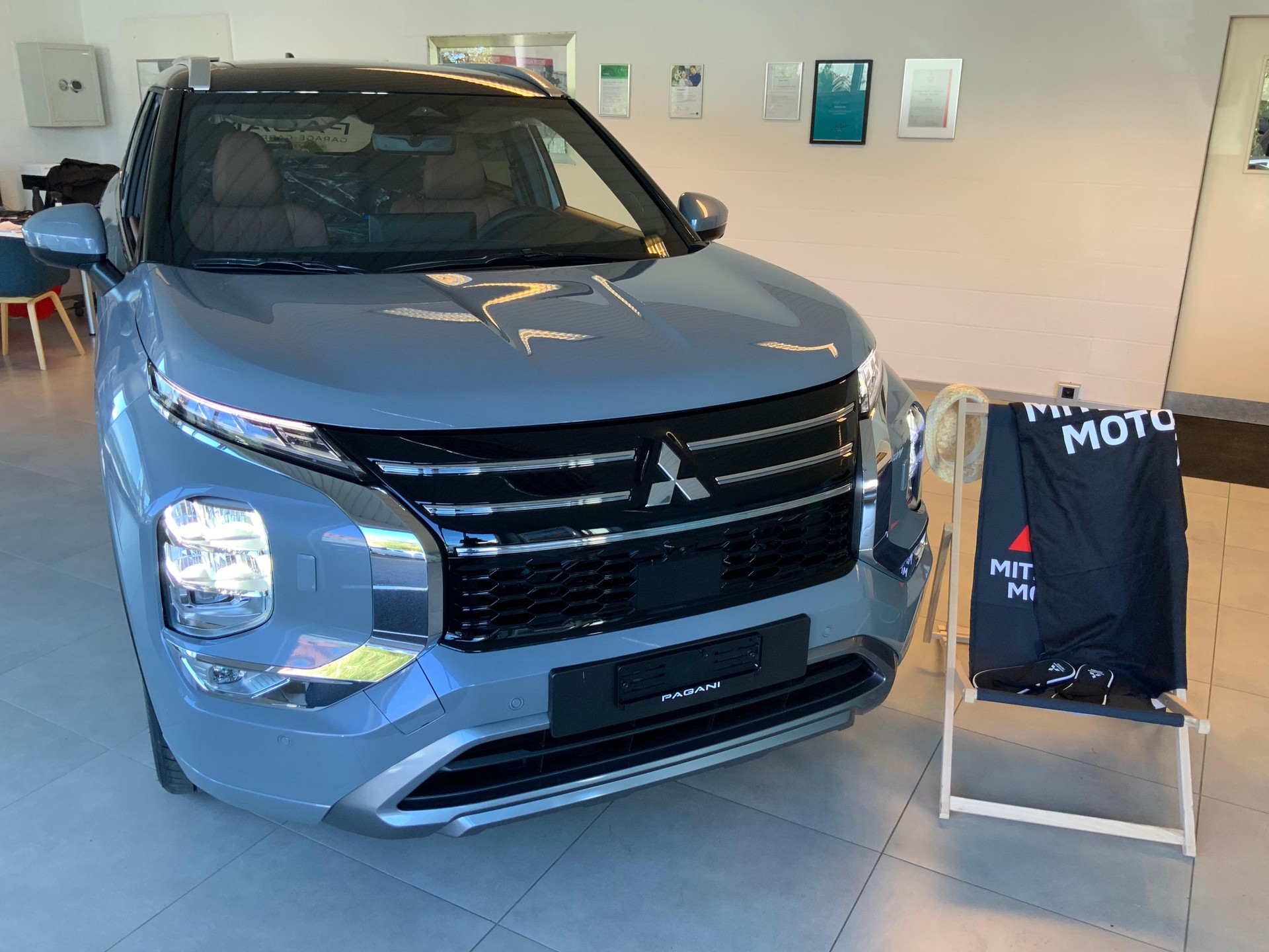 MITSUBISHI Outlander 2.4 PHEV Instyle+ 4x4 - 3